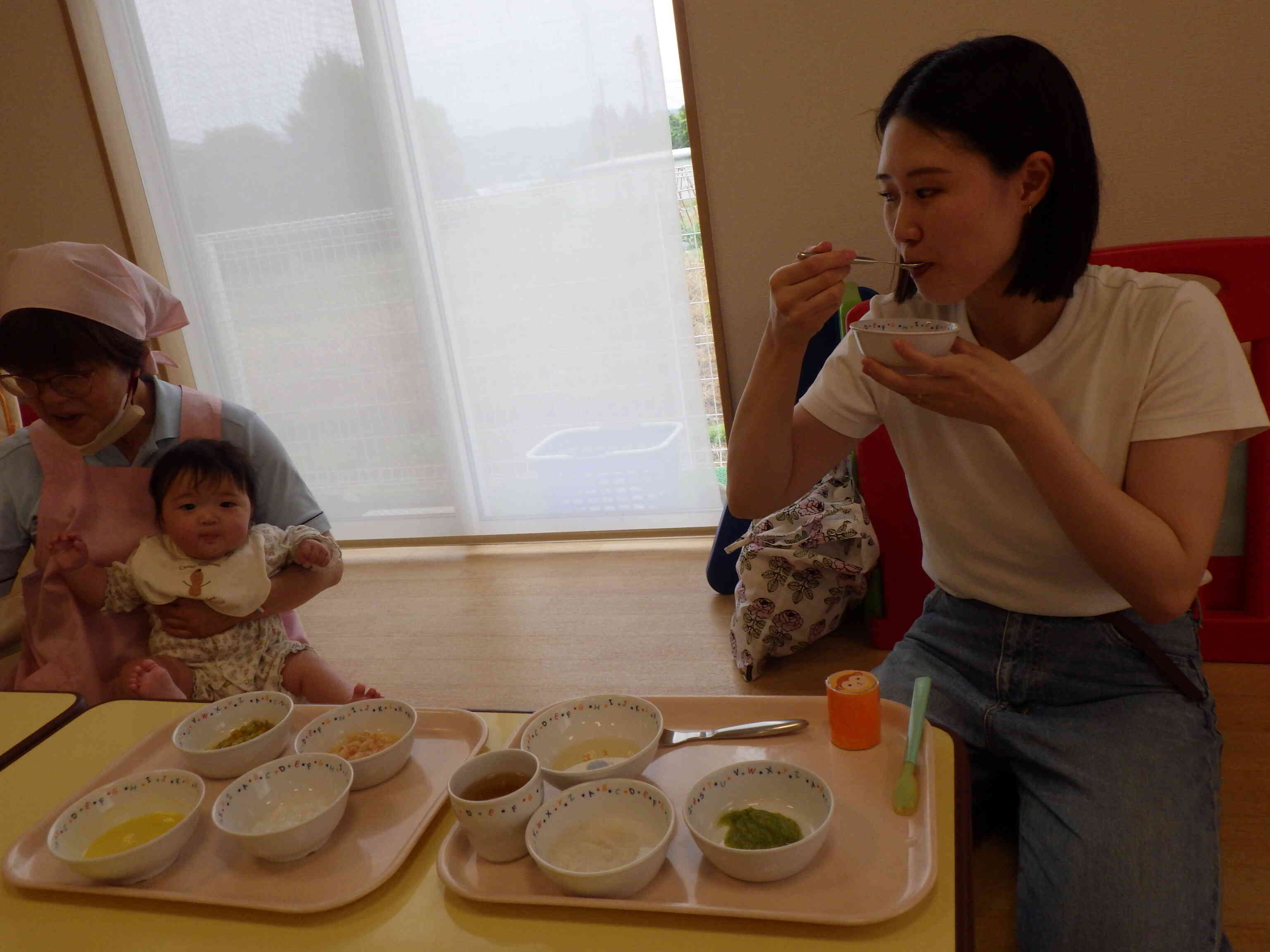 う～～ん　おいしい！　私も頑張らなくっちゃ