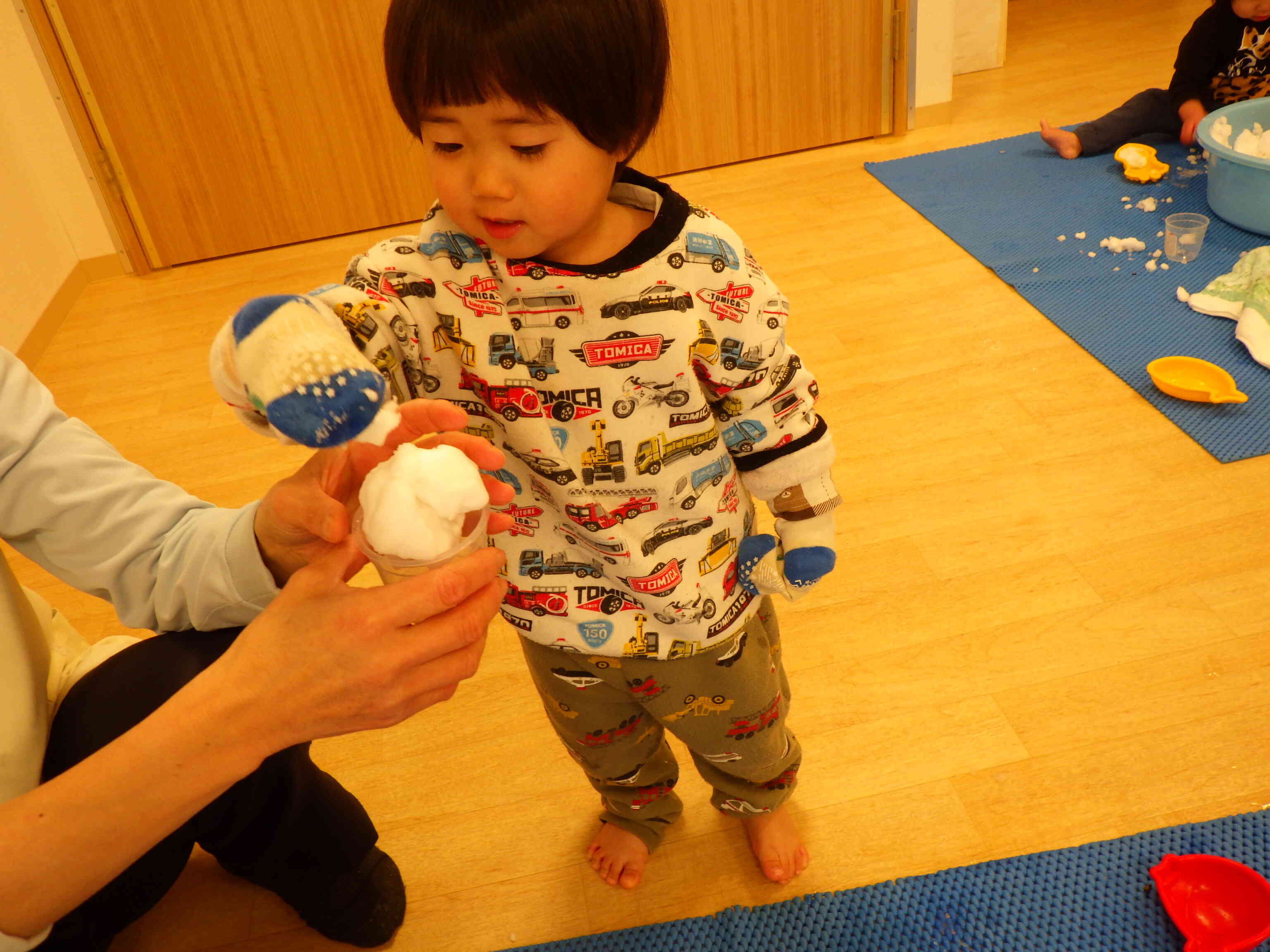 そういうことね。手袋？！