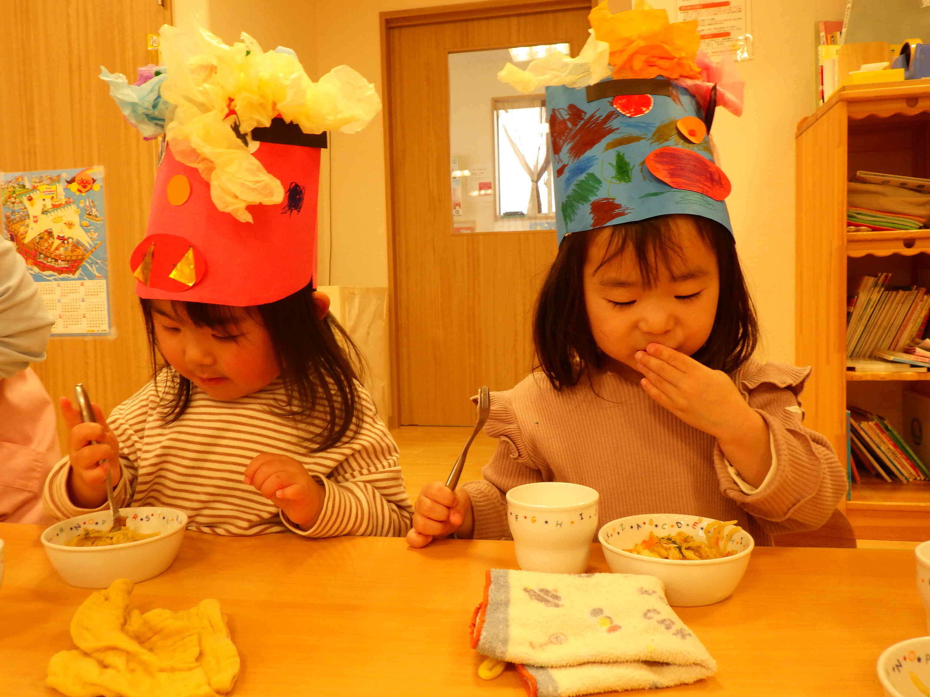 おにになって　おやつ食べちゃう