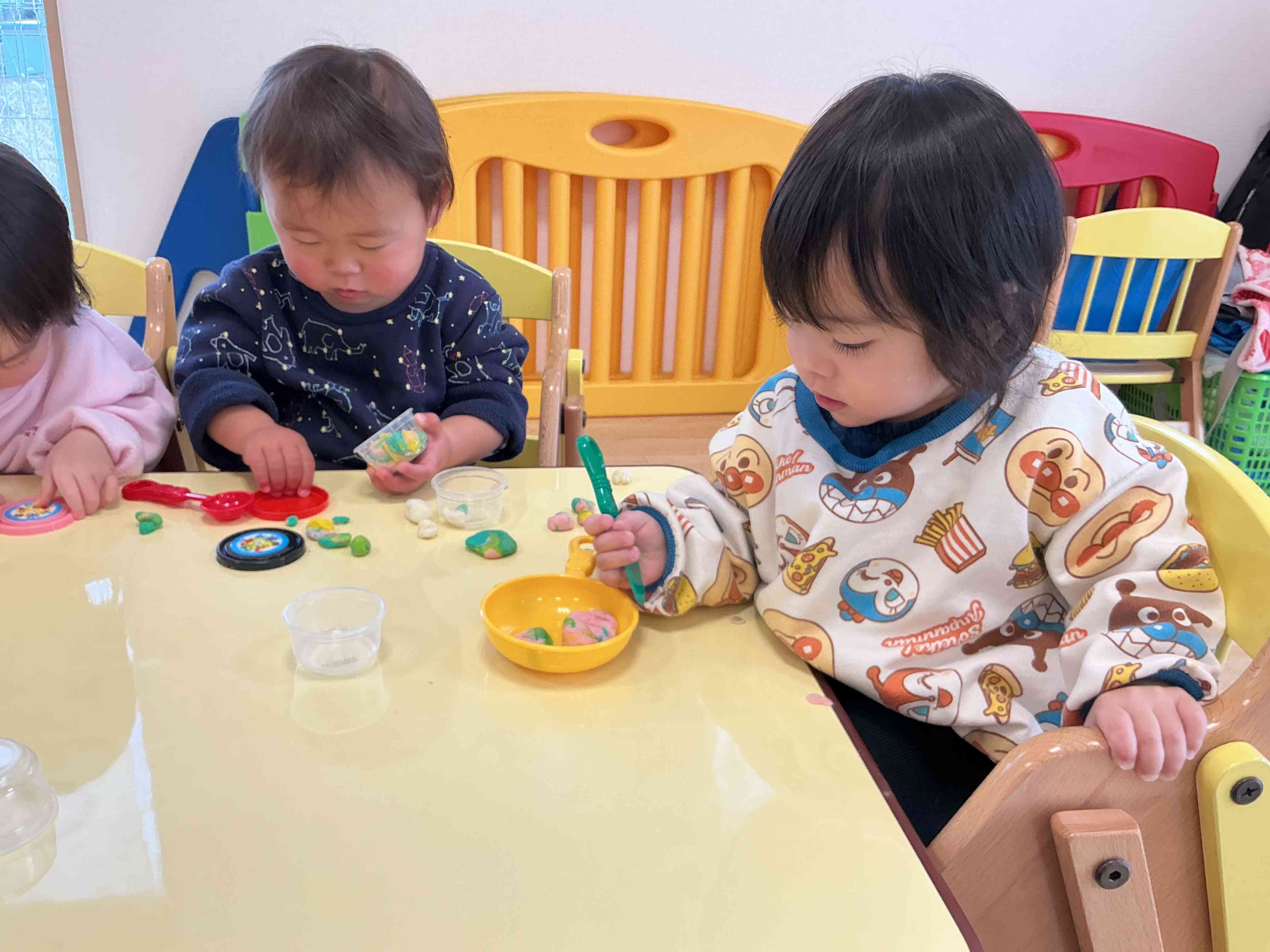 フライパンジュウジュウ　お豆ちゃんを入れて・・・