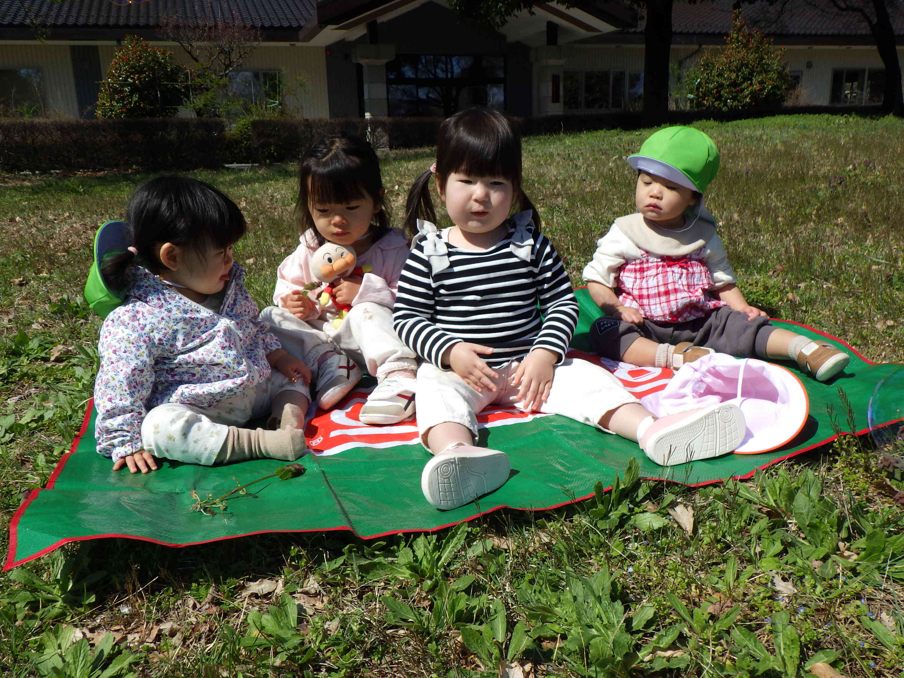 シートに座って。