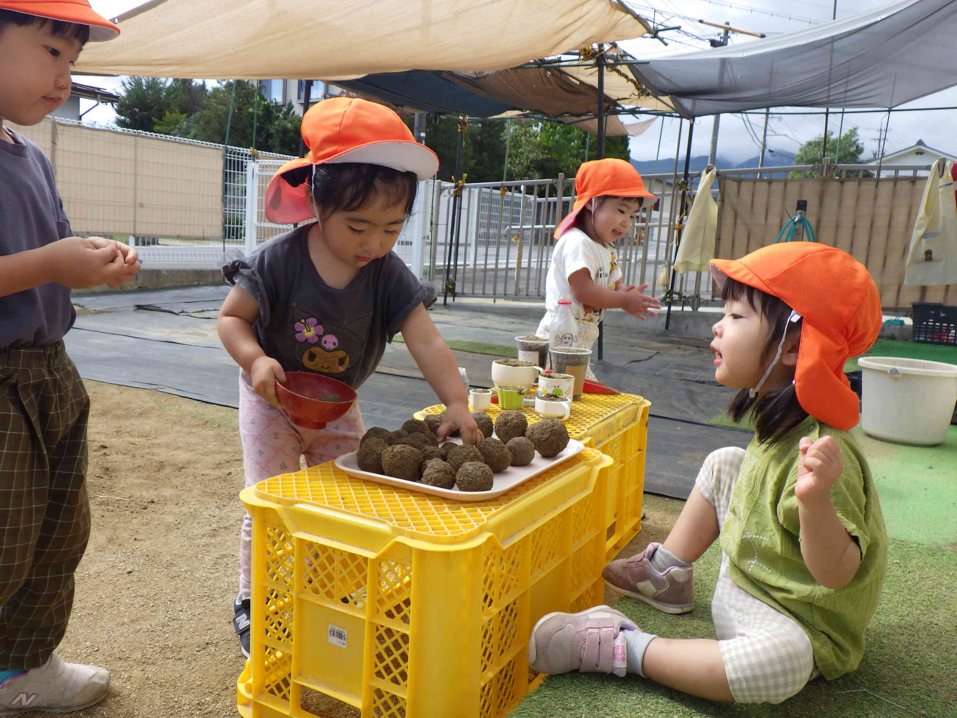 「この大きいの、ください」「いいよ～　どうぞ～」