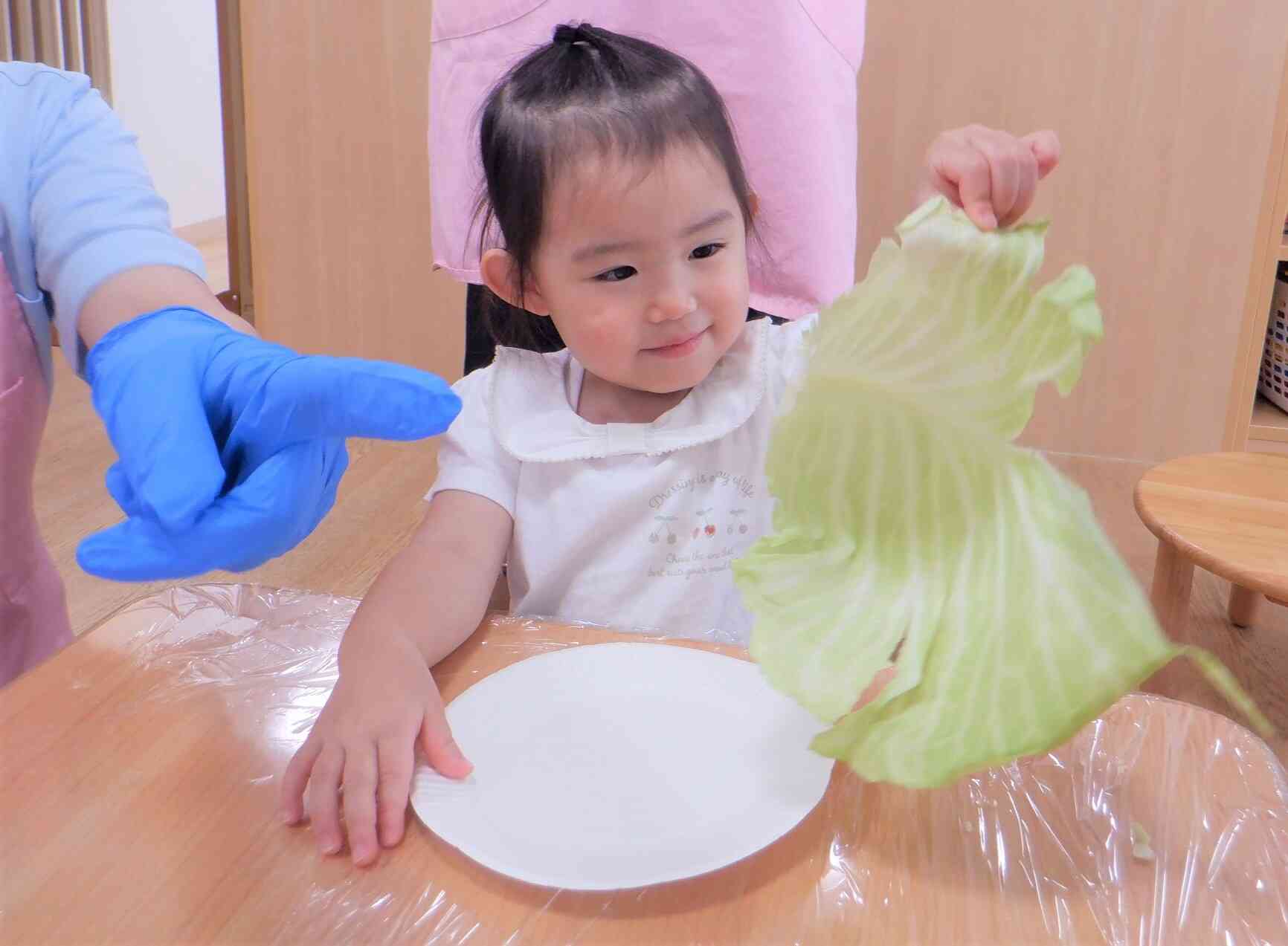 大きい葉っぱににっこり