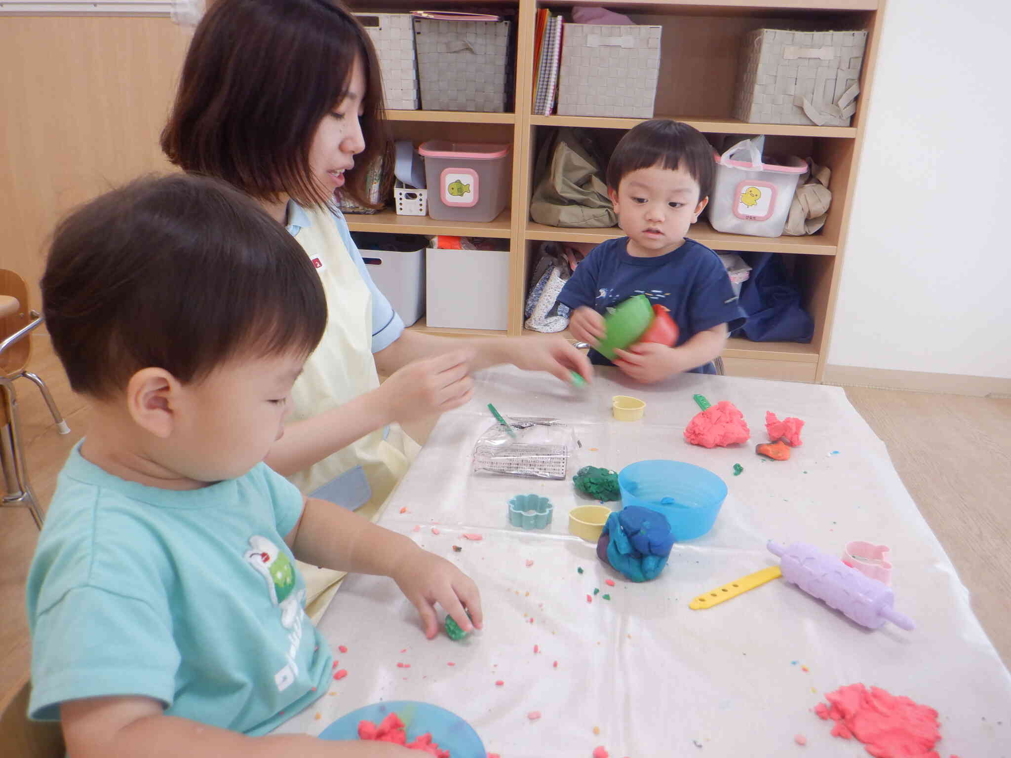先生と一緒にコロコロ♪お団子屋さんを開いていました♪