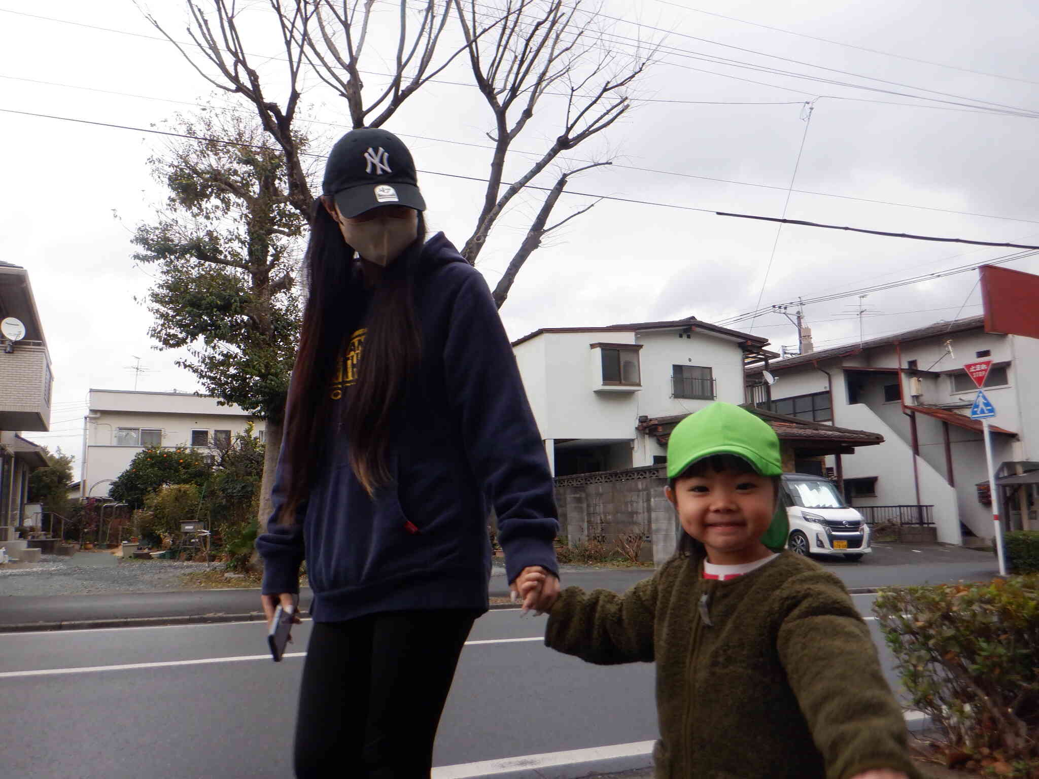 お母さんとお散歩行ってきます♪