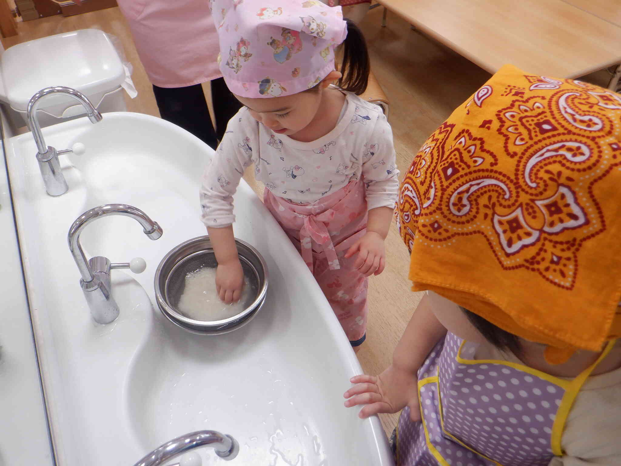 お米研ぎに挑戦！