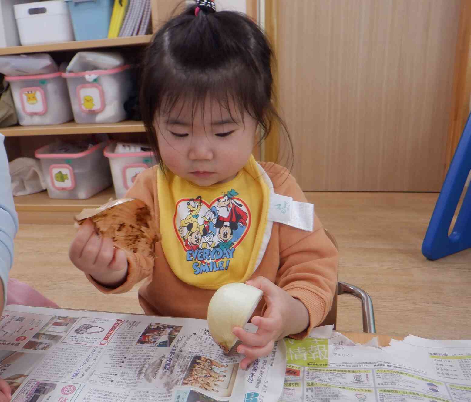 【食育】春の食材を知ろう！～新玉ねぎ・グリンピースの皮むき～