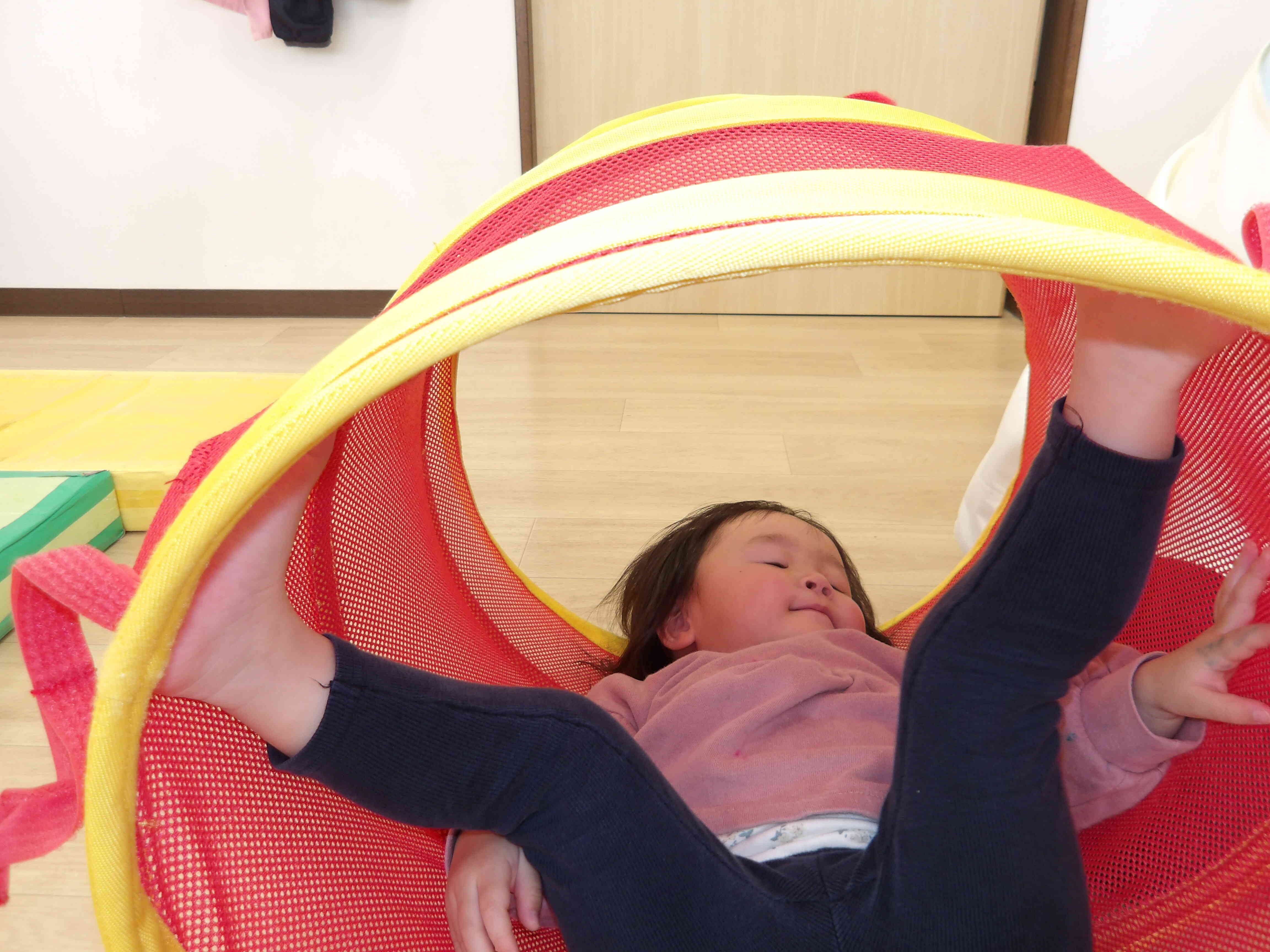 ゆらゆらトンネル　気持ちがいいよ