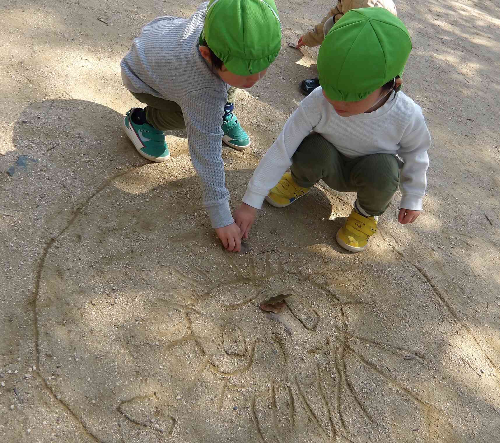 公園でお絵描き