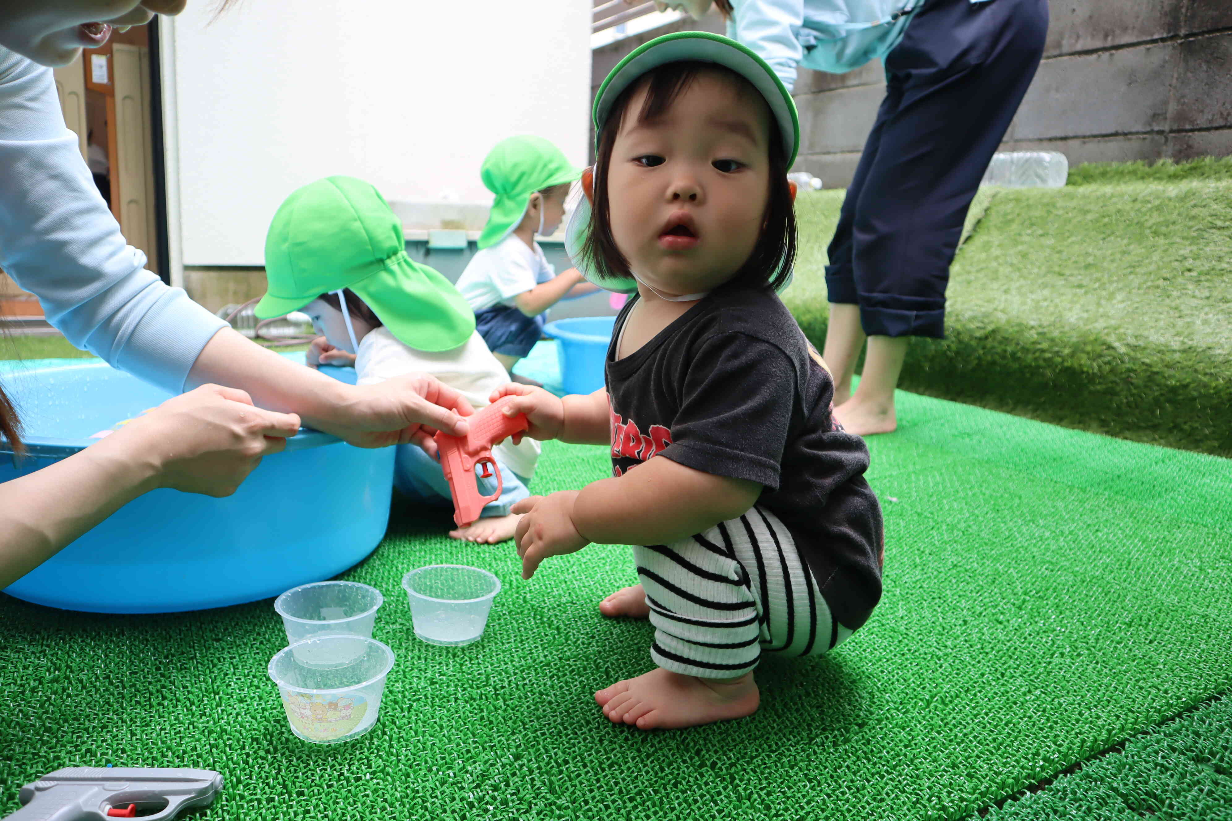 1歳児さんの水あそび