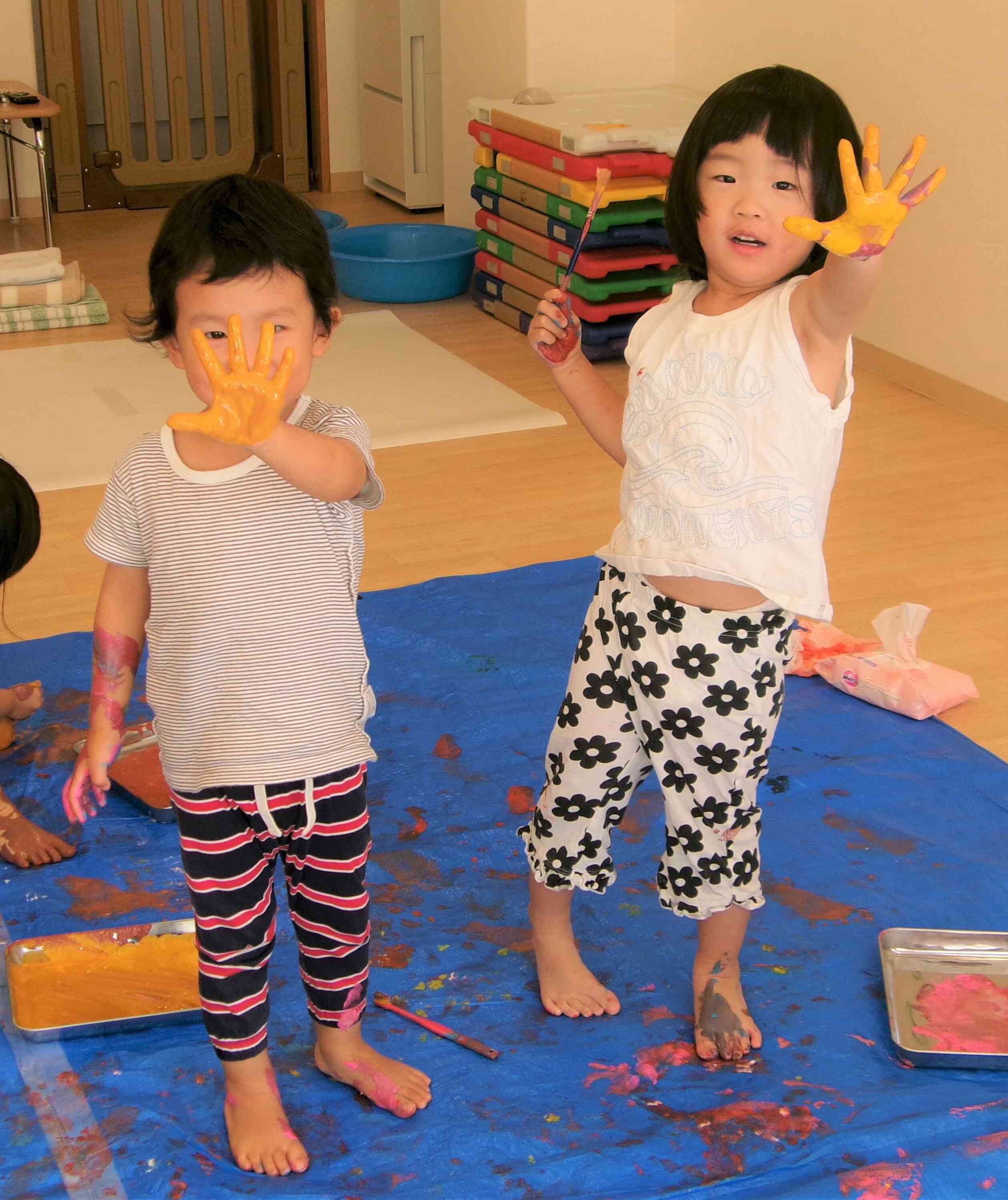 うさぎ組、ボディペインティング！