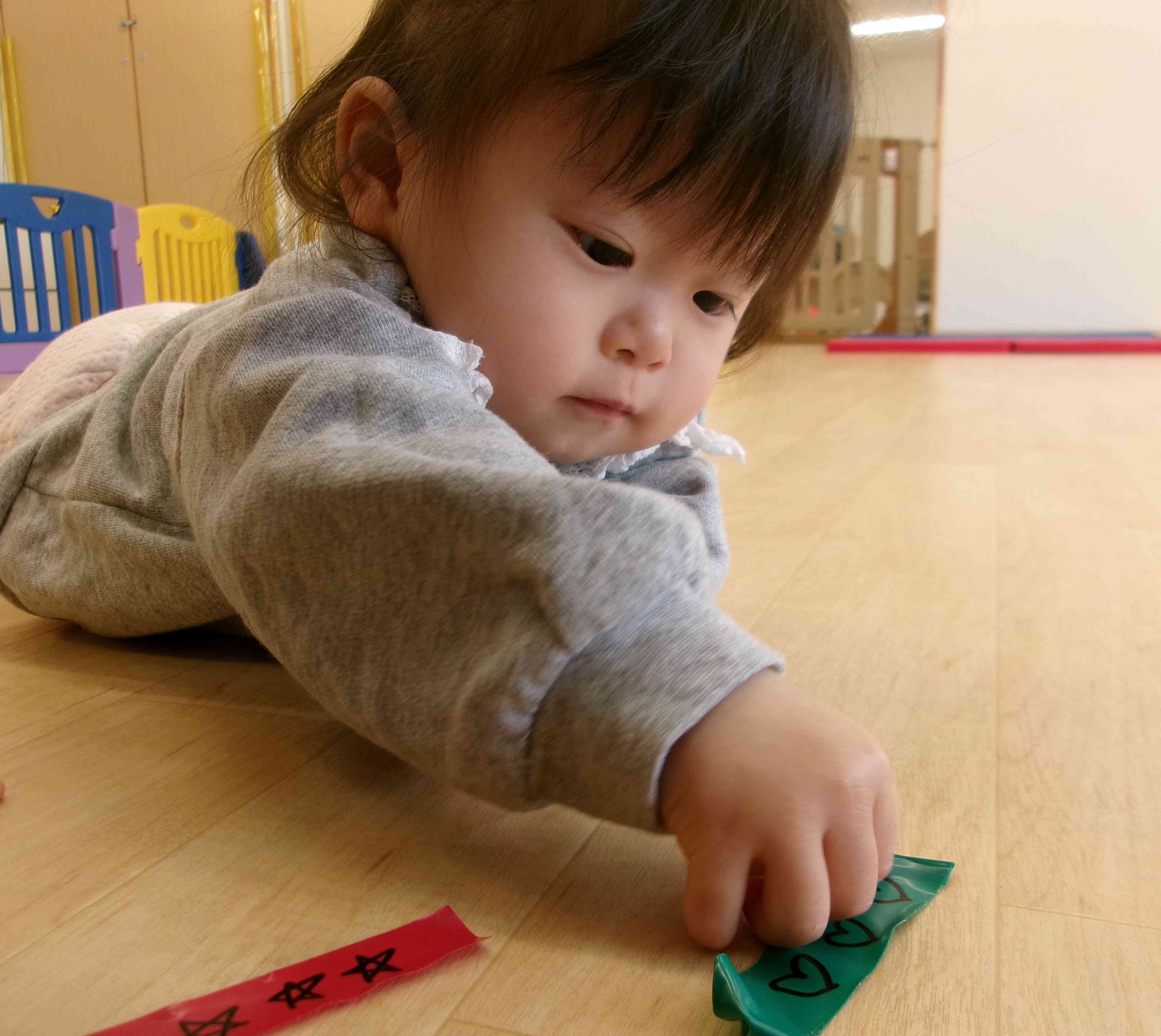 ひよこ組(0歳児)室内遊び
