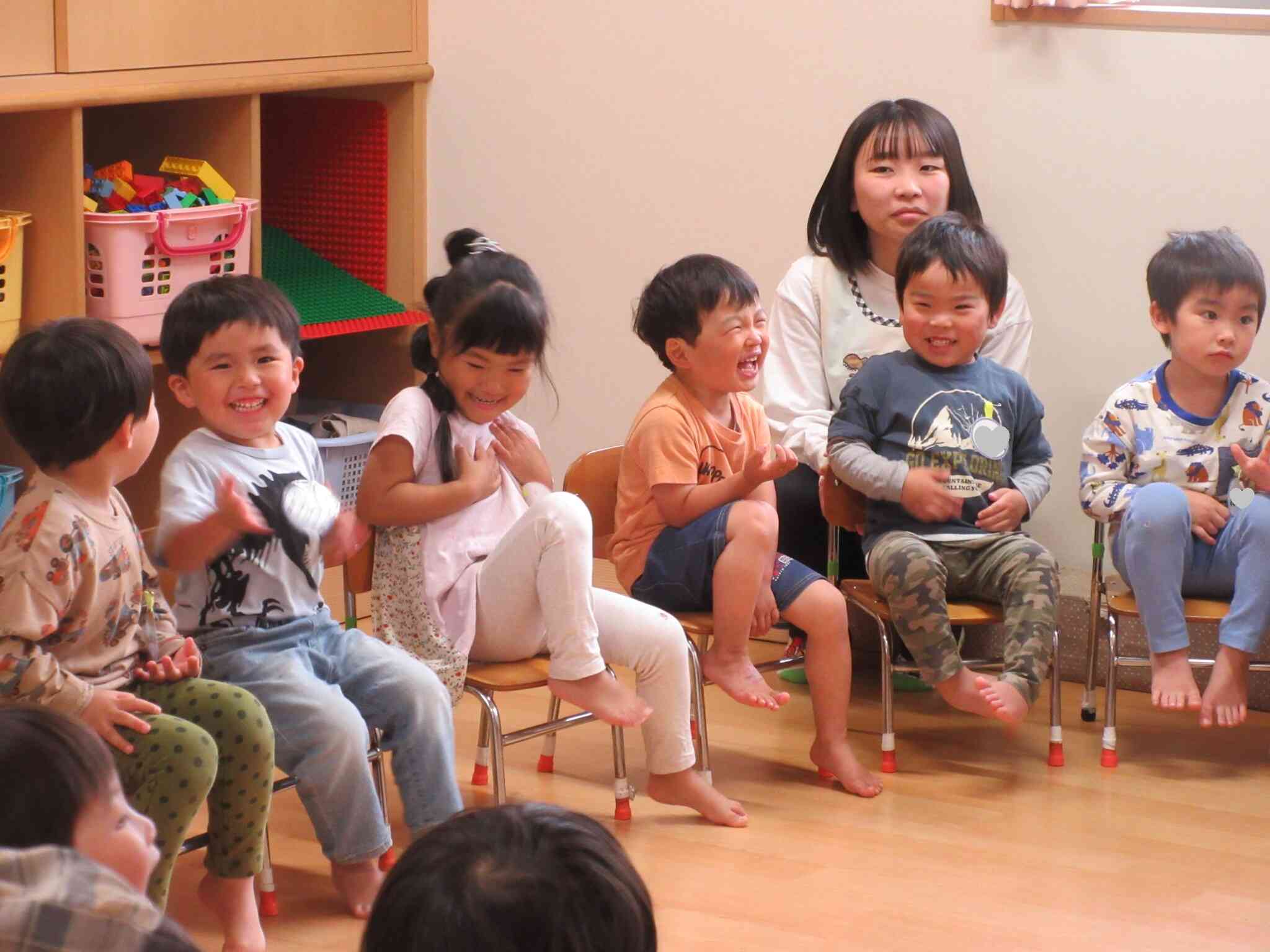 Let's Play English!