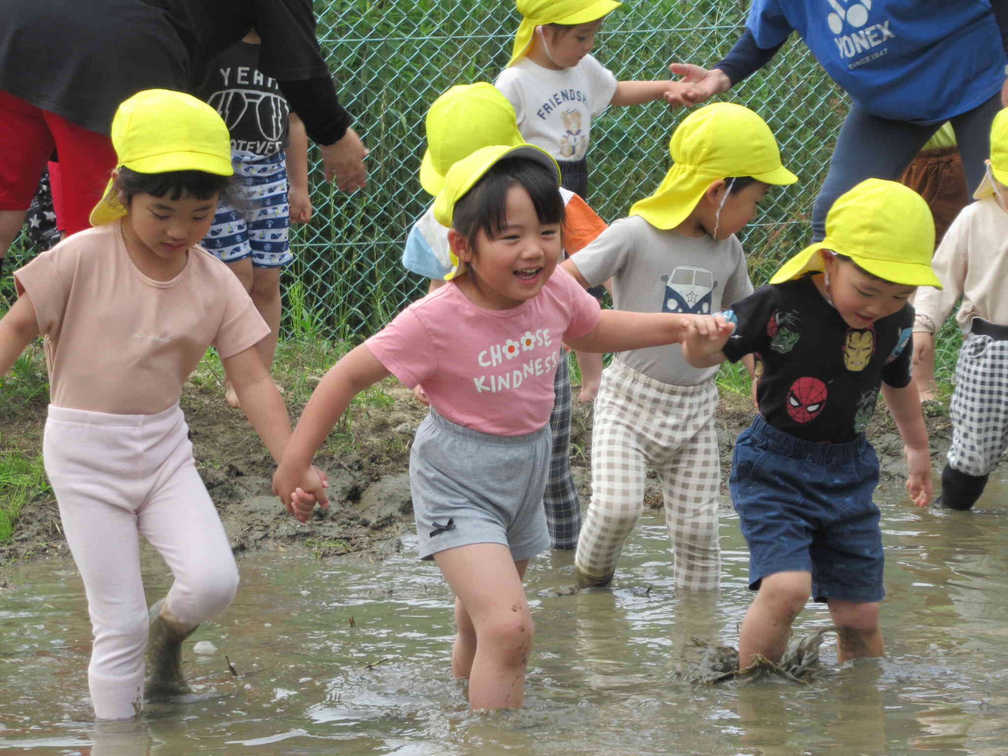 田んぼで思いっきり泥んこあそび(くま組)