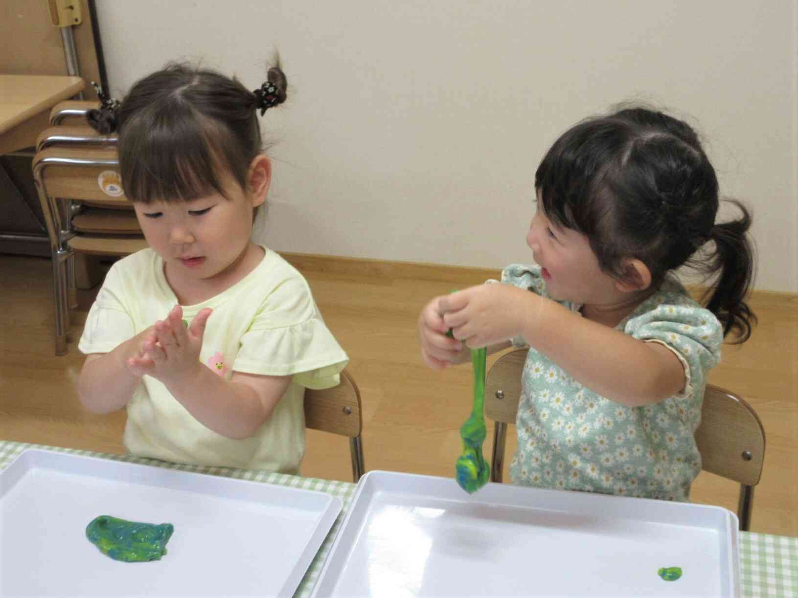 スライムあそびをしたよ(うさぎ組)