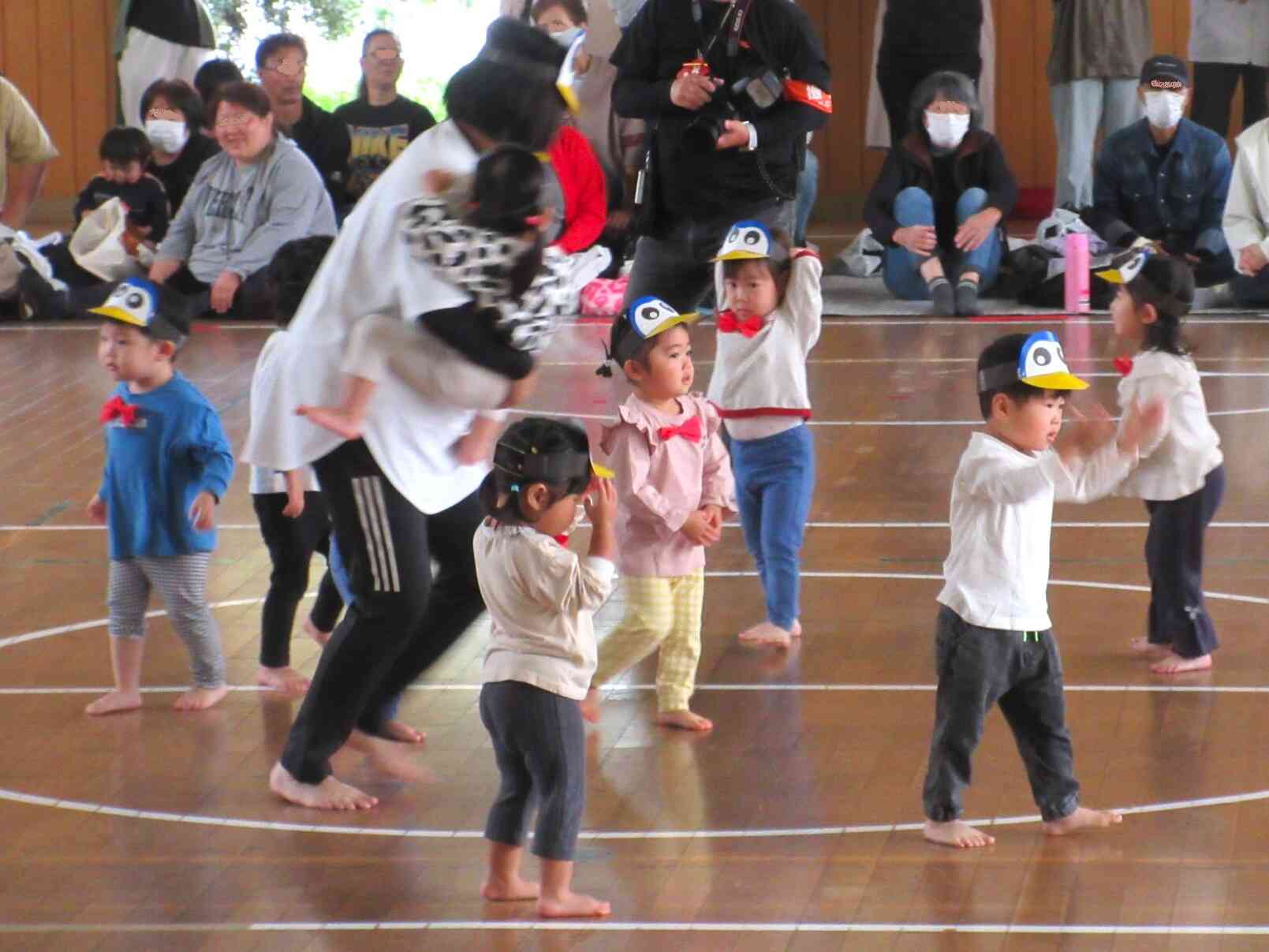 ロケットペンギン、すいすいすい♪（うさぎ組）