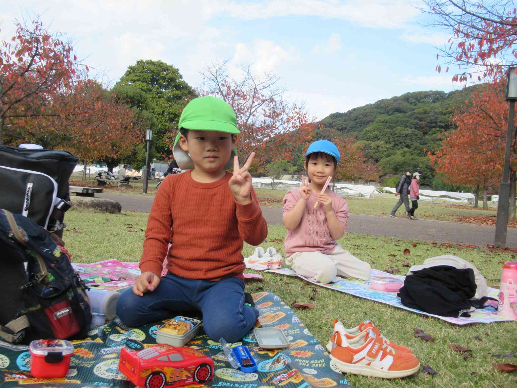 遠足♪角笛シルエット♪(きりん組・ぱんだ組)