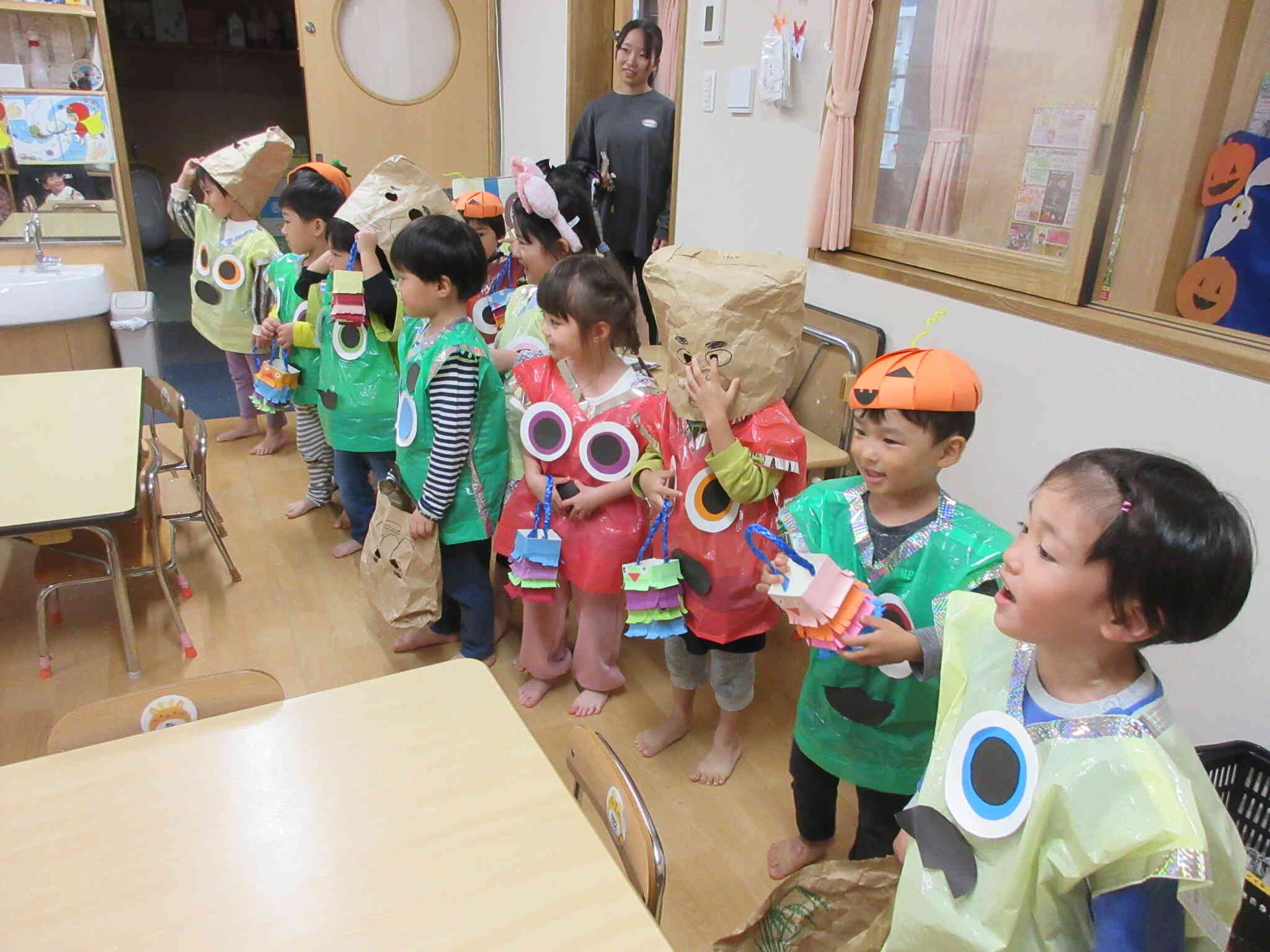 くま組の仮装♪「お菓子をくれないといたずらするぞ！」