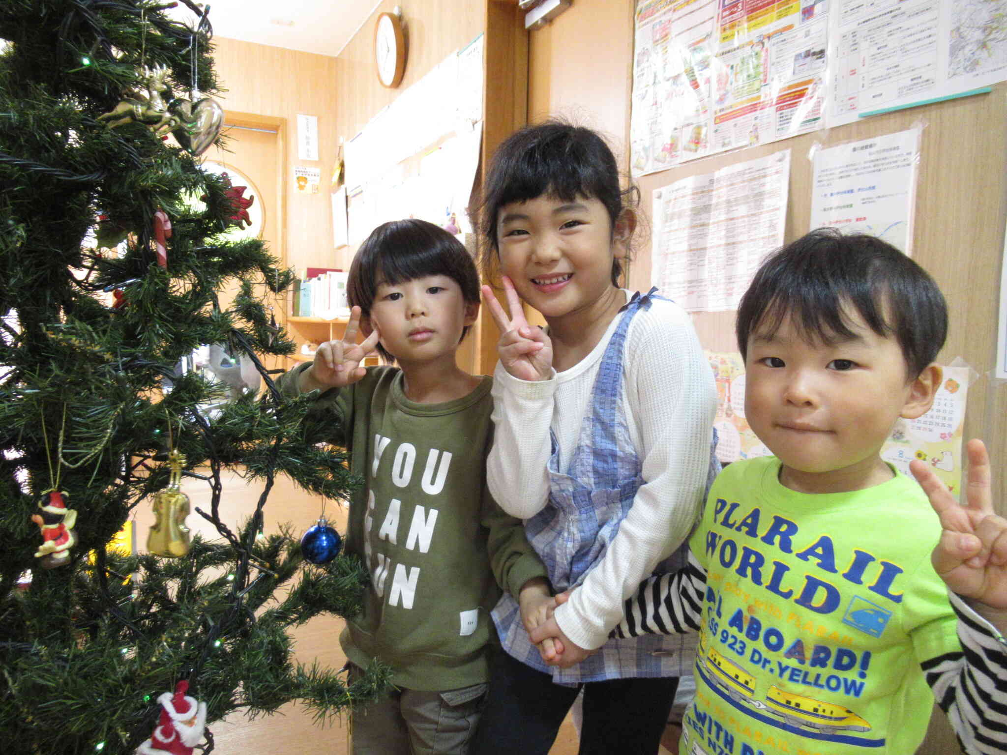 クリスマスツリーの飾り付け♪