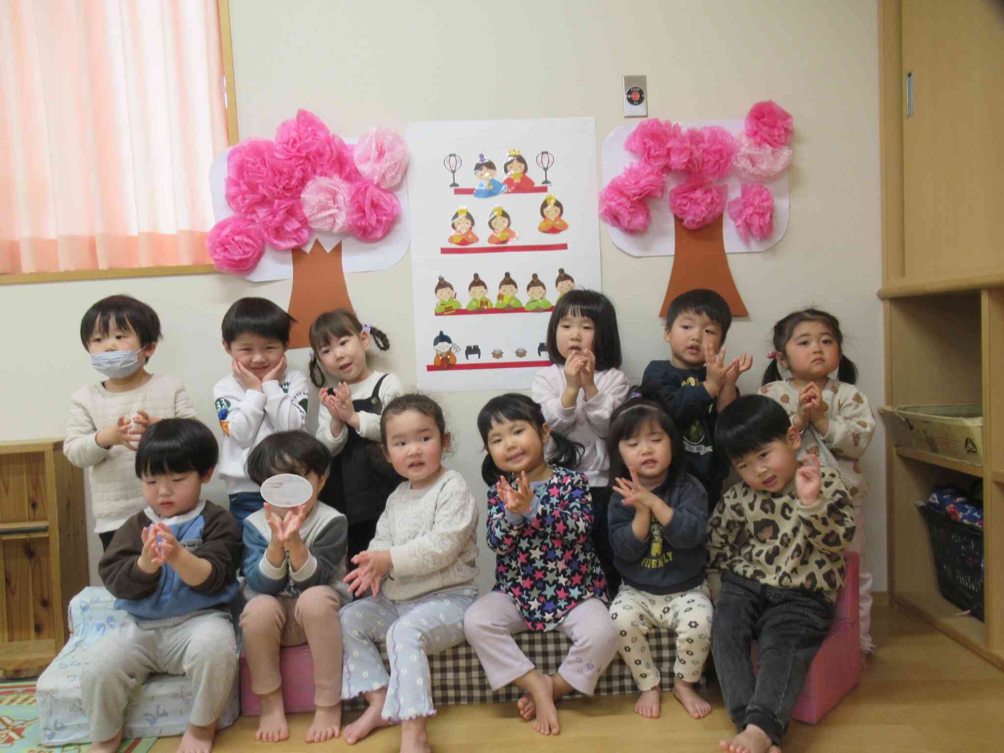 雛壇を並べたよ♪