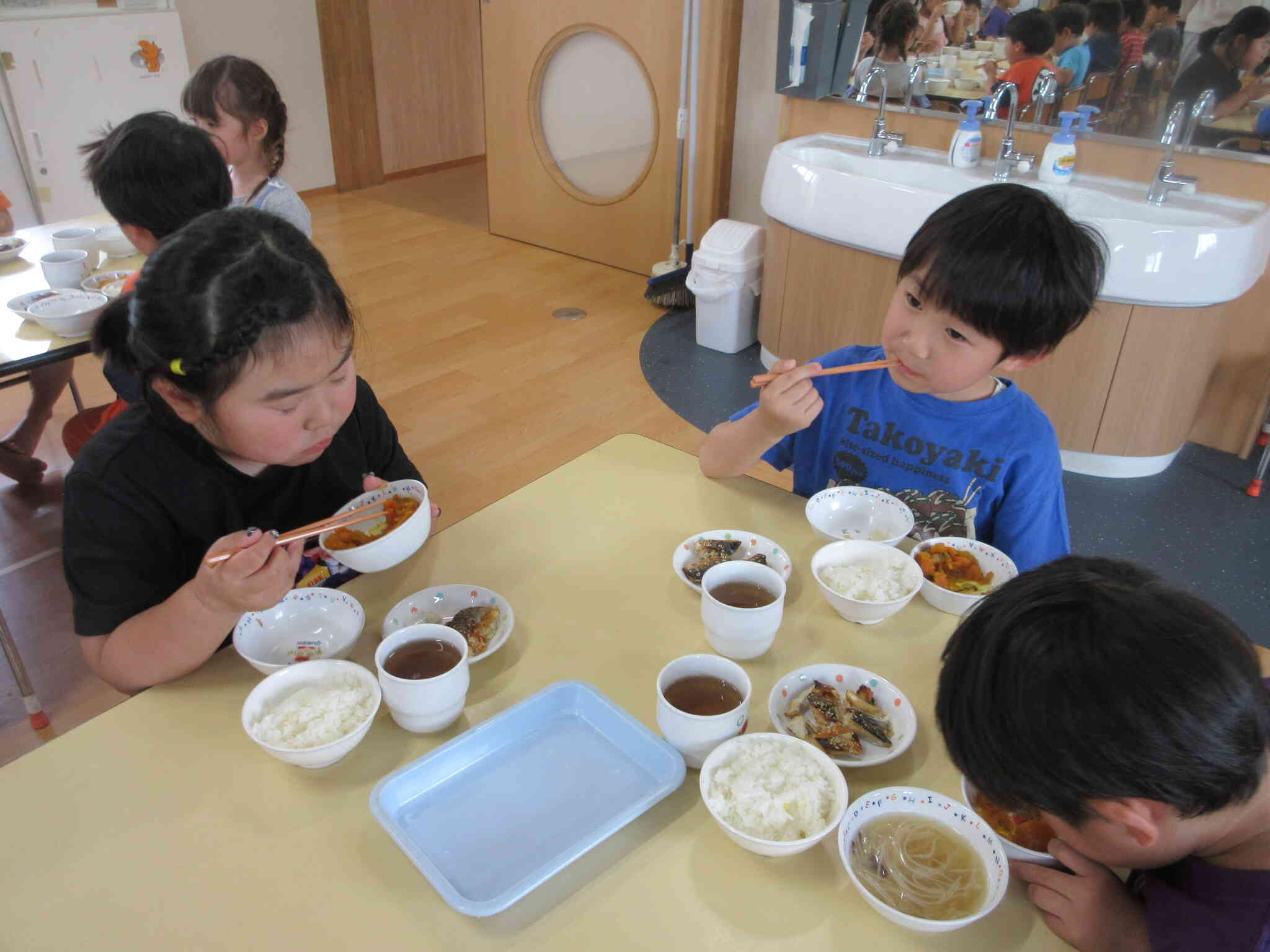 あっという間に完食したビーフン汁。玉ねぎの甘みがして美味しかったね！