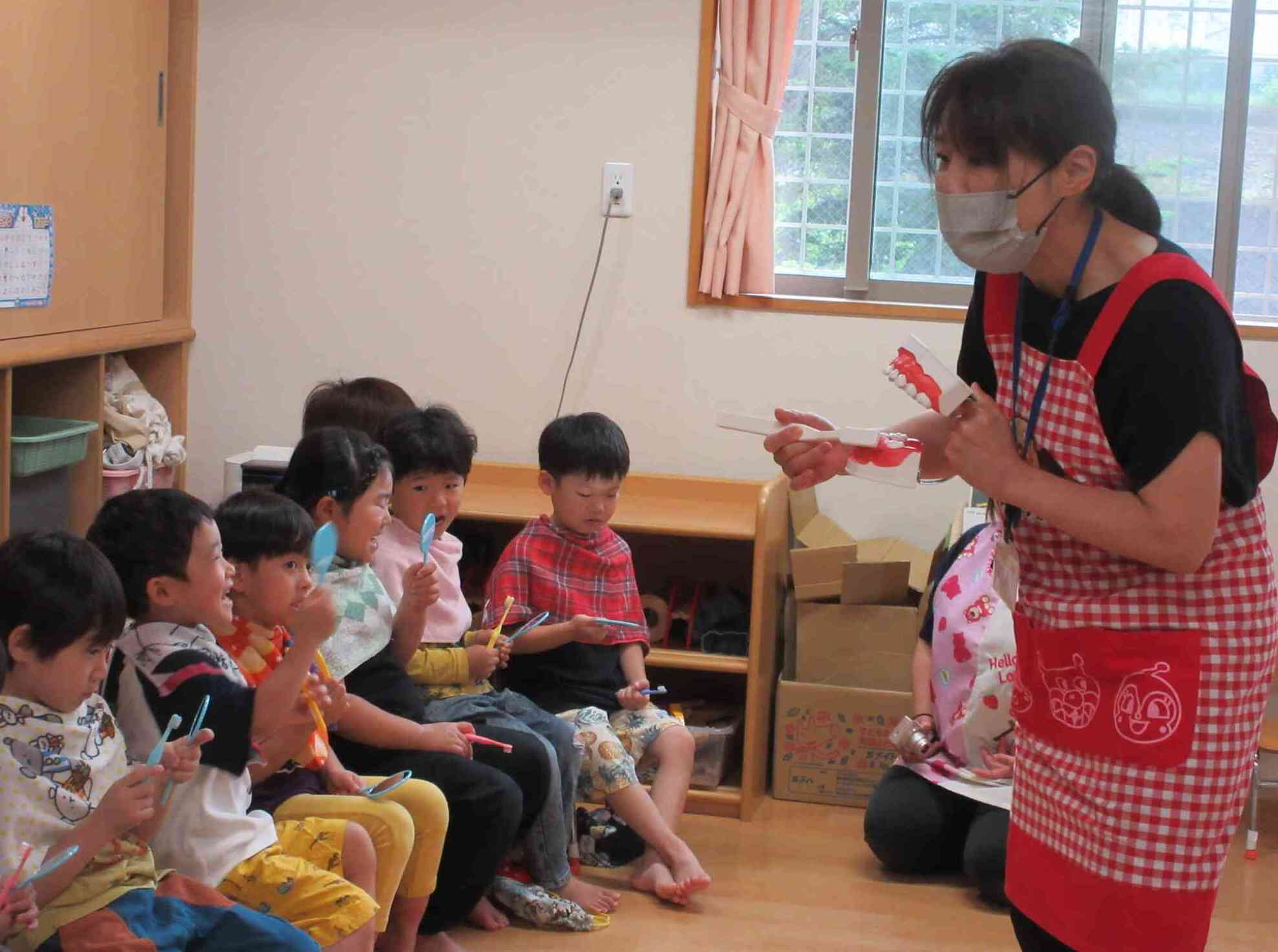 出前歯磨き教室(きりん組参観日)