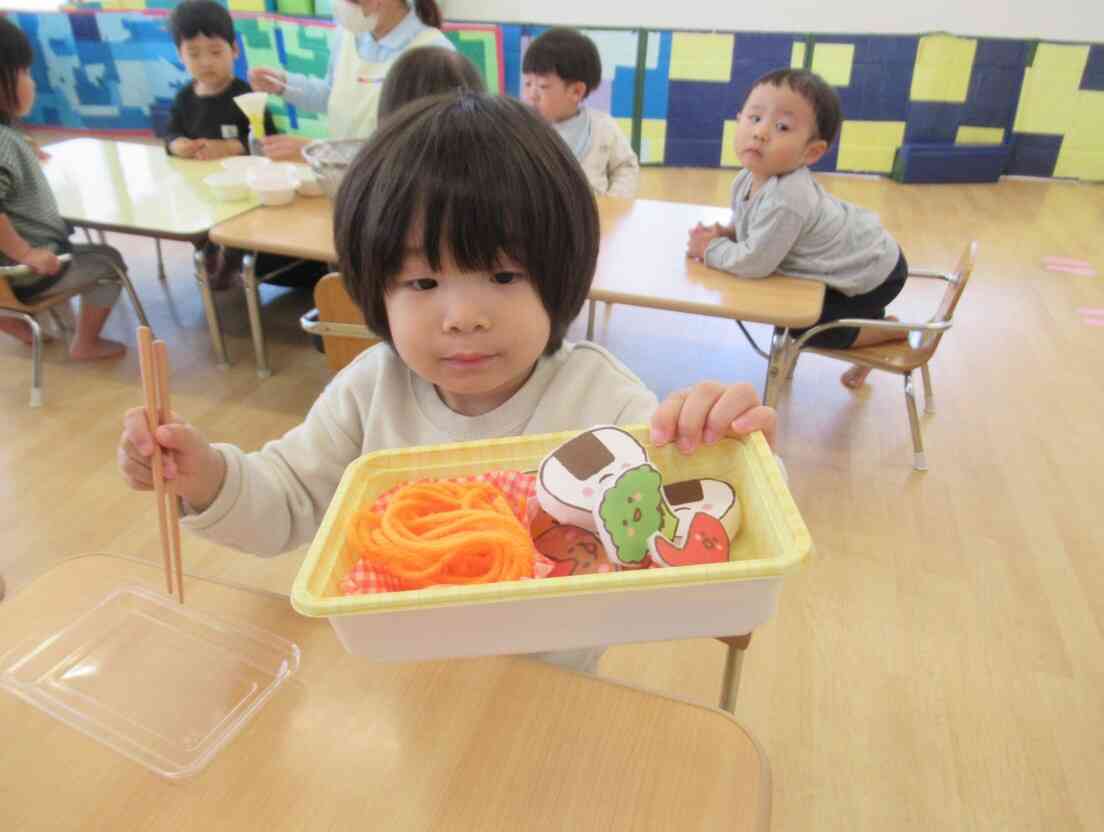 3月の食育【お箸・スプーンの持ち方】