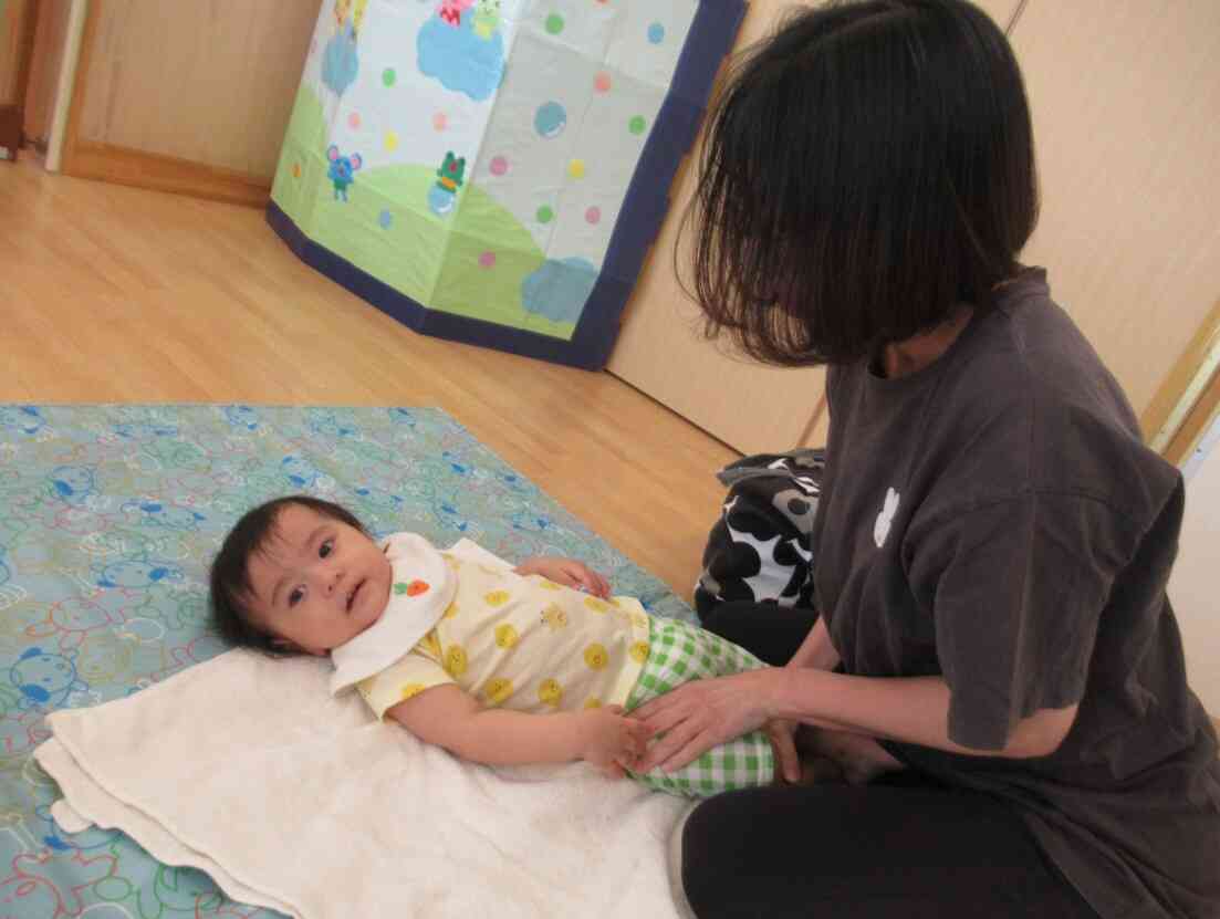 10月の子育てひろば【ベビーマッサージ】