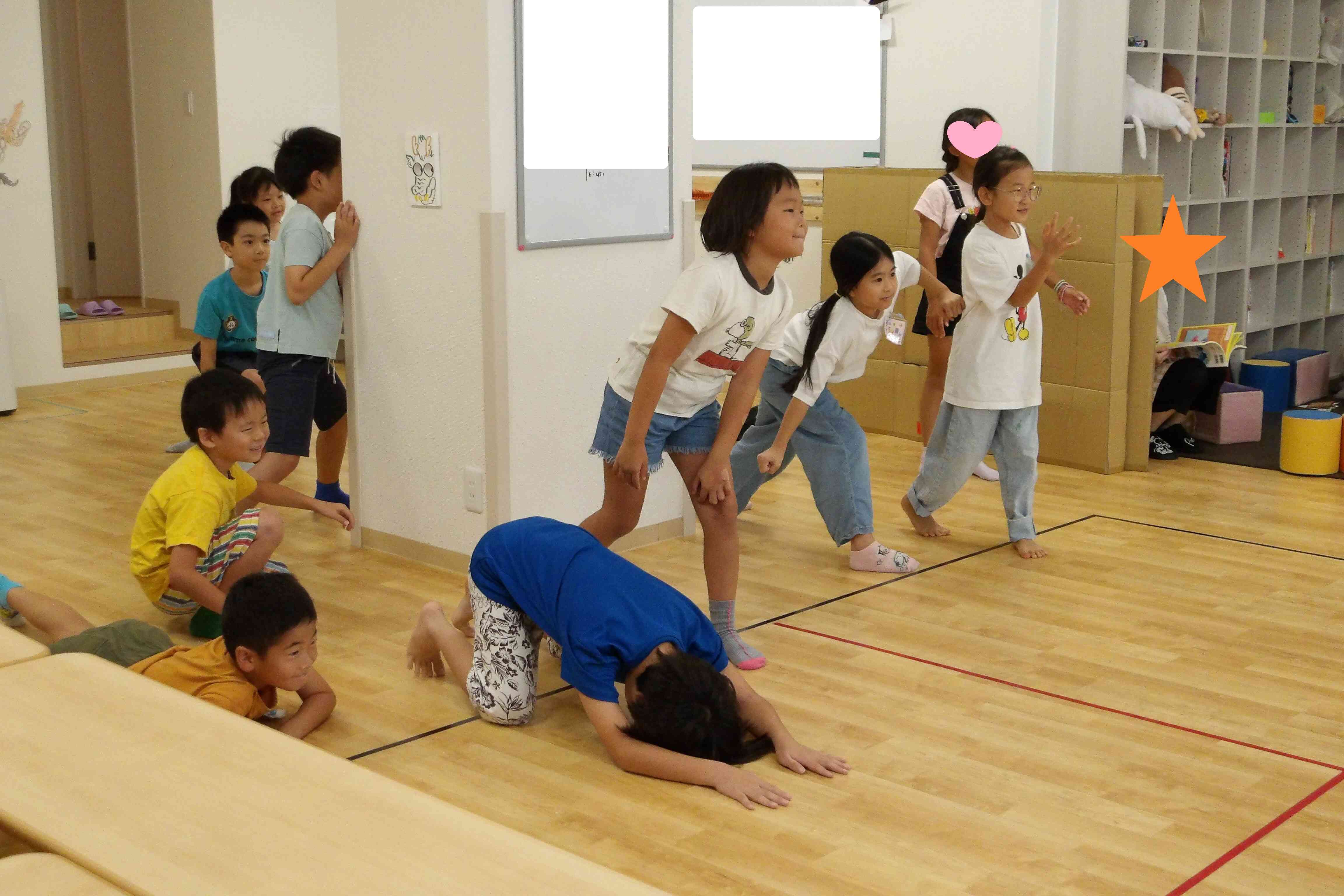「だるまさんがころんだ」、ピタッととまれるかな？