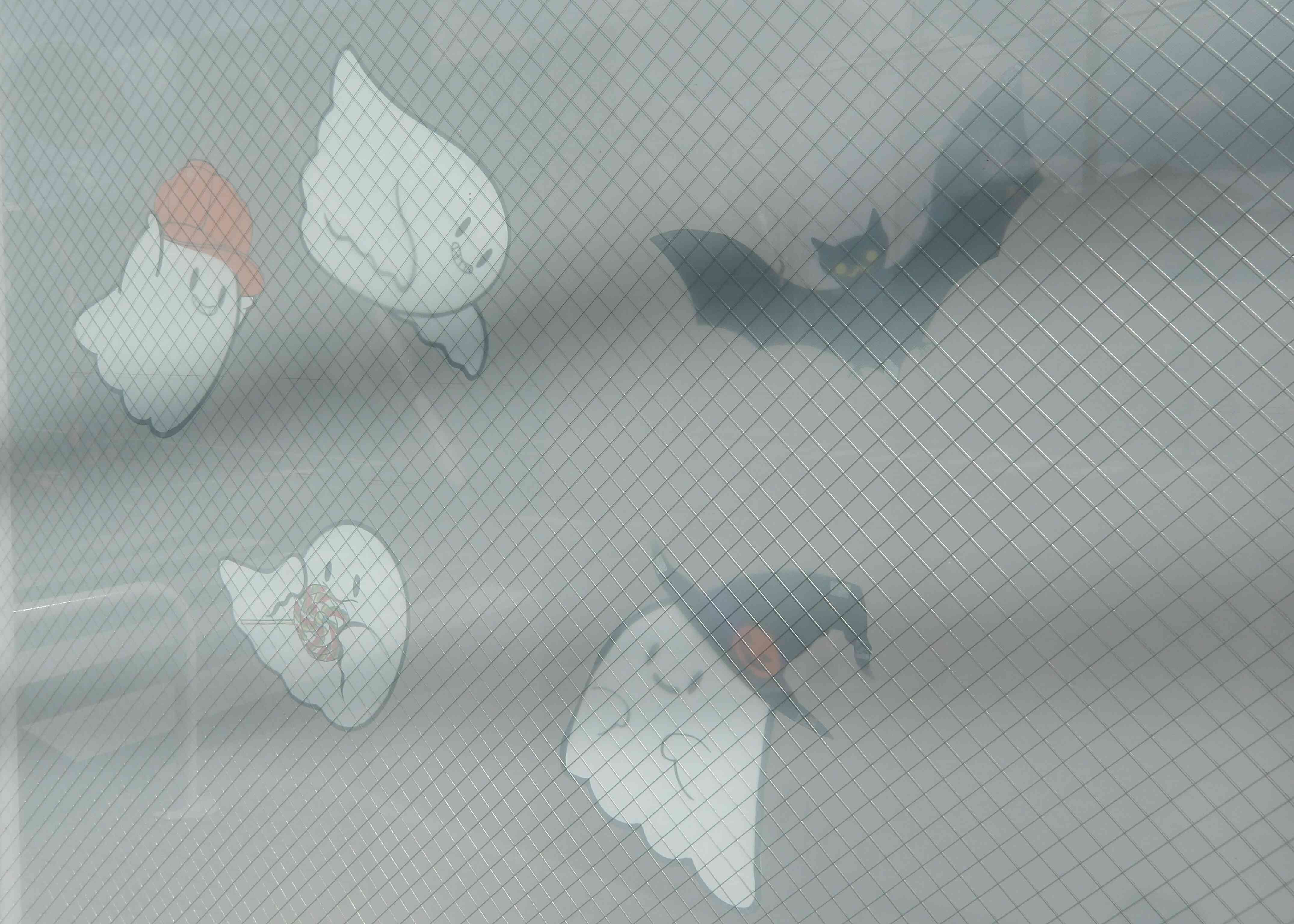 外から見たオバケたち