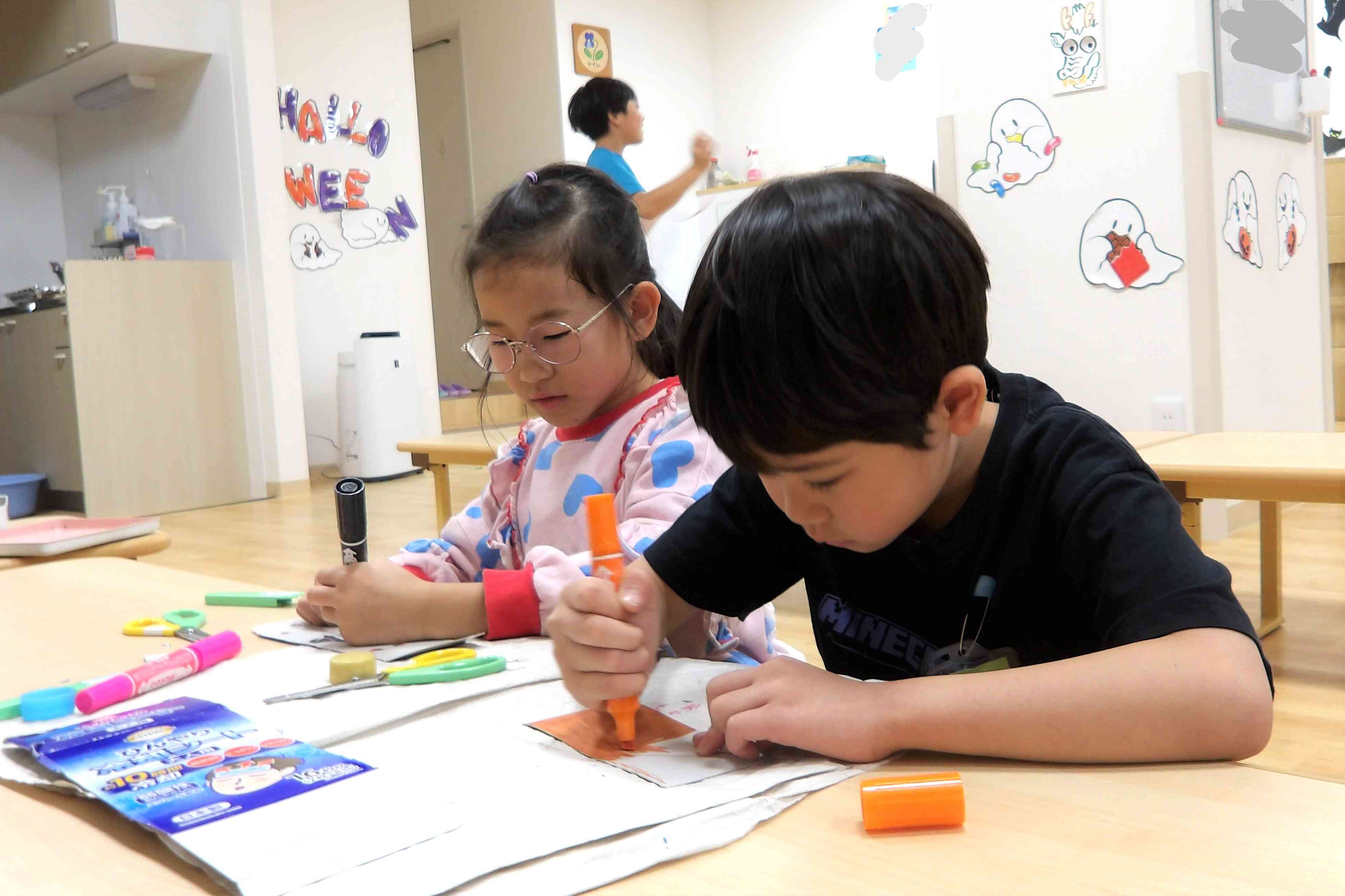 カラフルに仕上げていきます