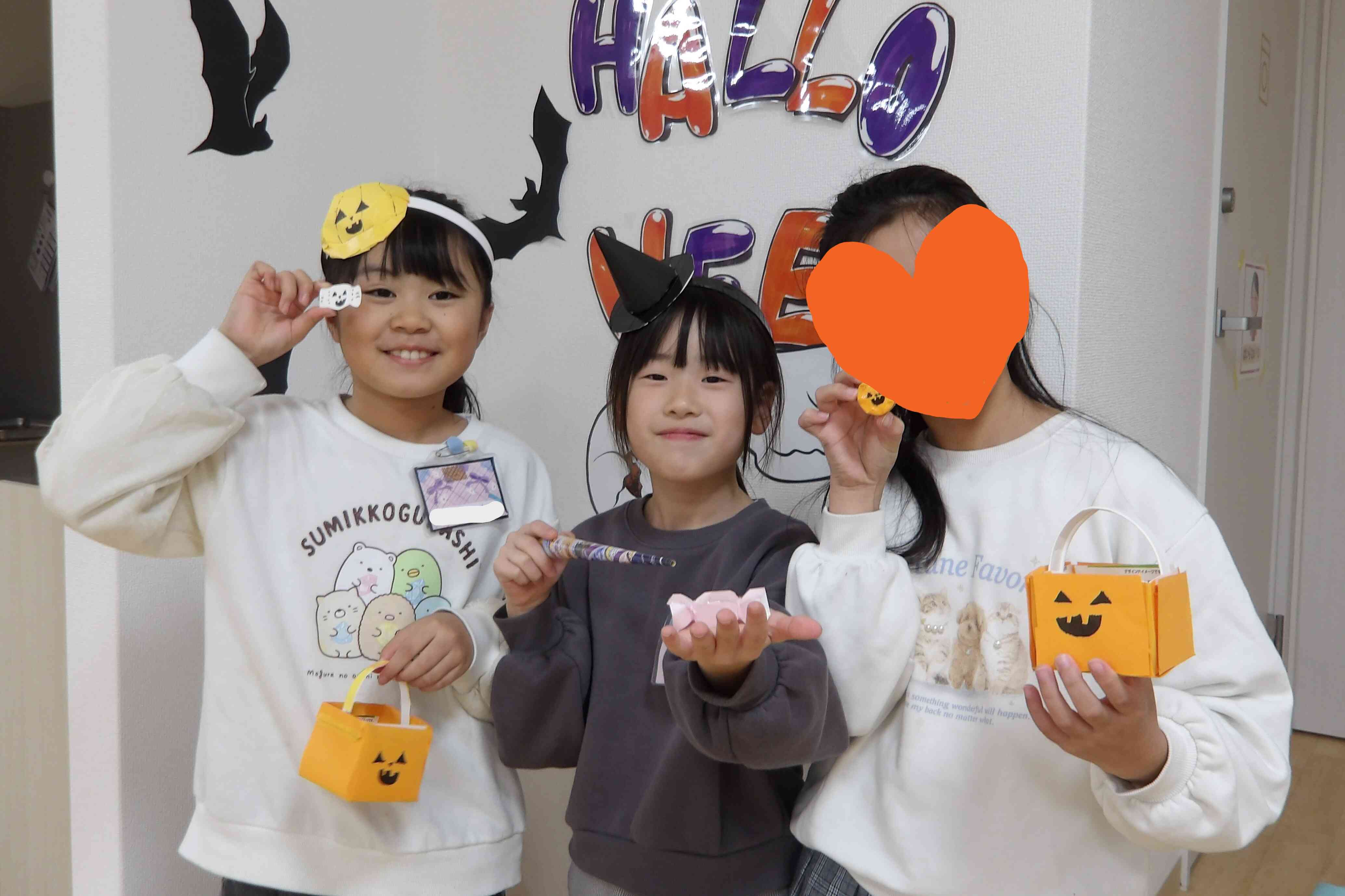 カボチャと魔女の仮装です！ﾋﾞﾋﾞﾃﾞﾊﾞﾋﾞﾃﾞﾌﾞ～♪