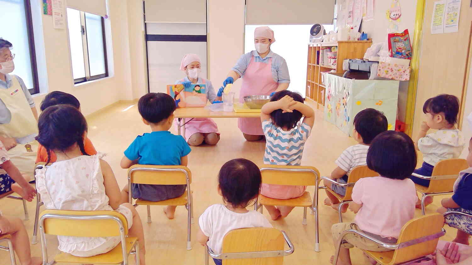 毎月給食のスタッフによる食育活動をしています