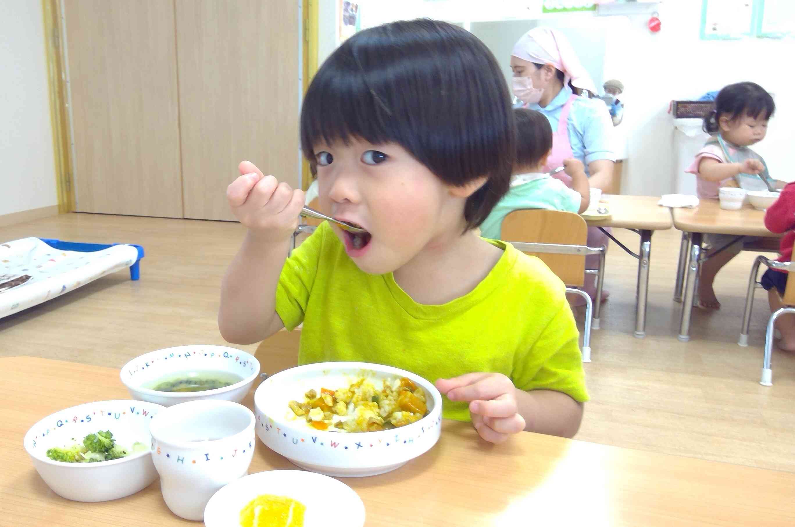 みんなで作ったカレーの味はどうかな？