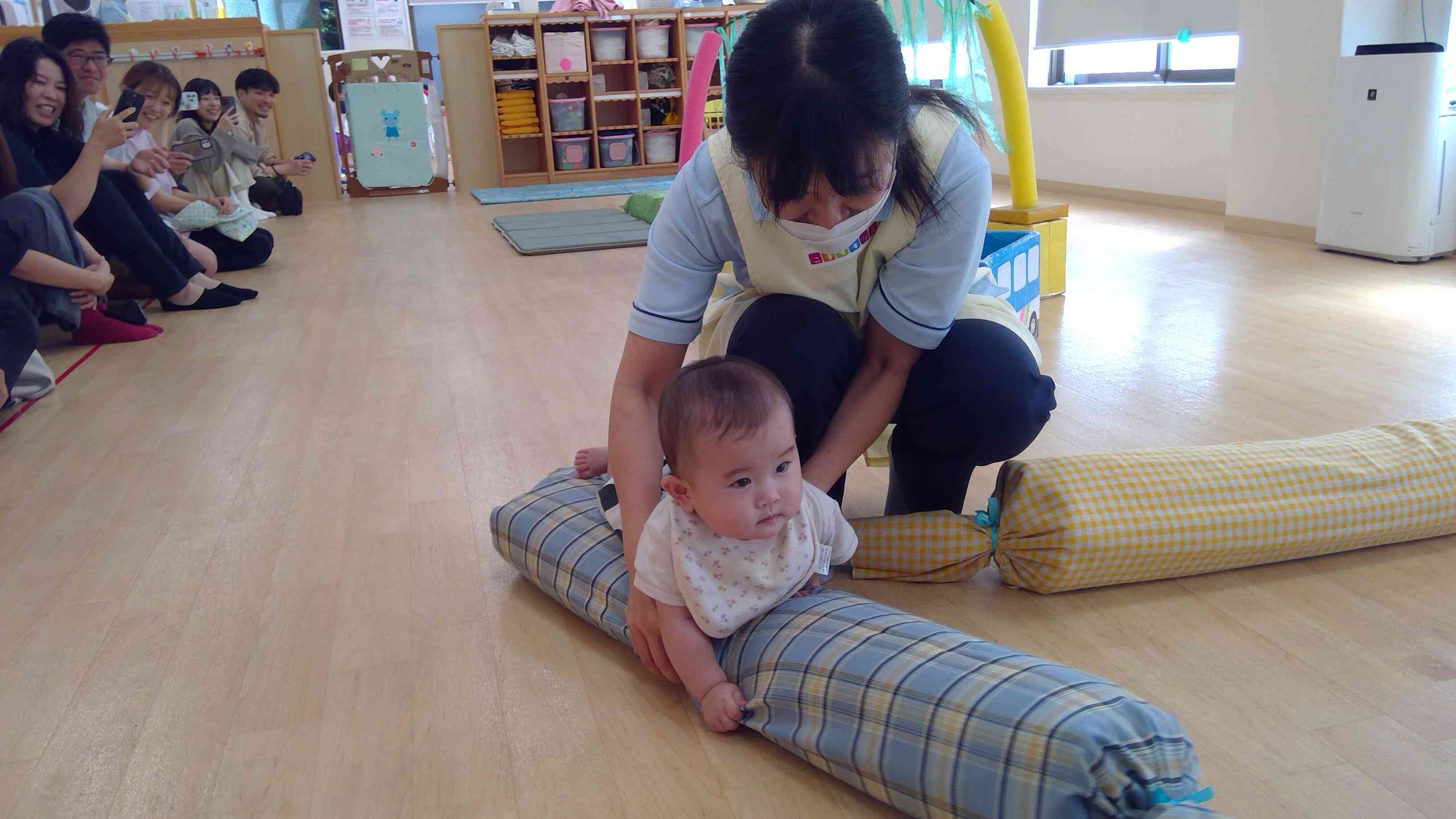 キャンディクッションに乗ってお友達が待つ所まで行ったね