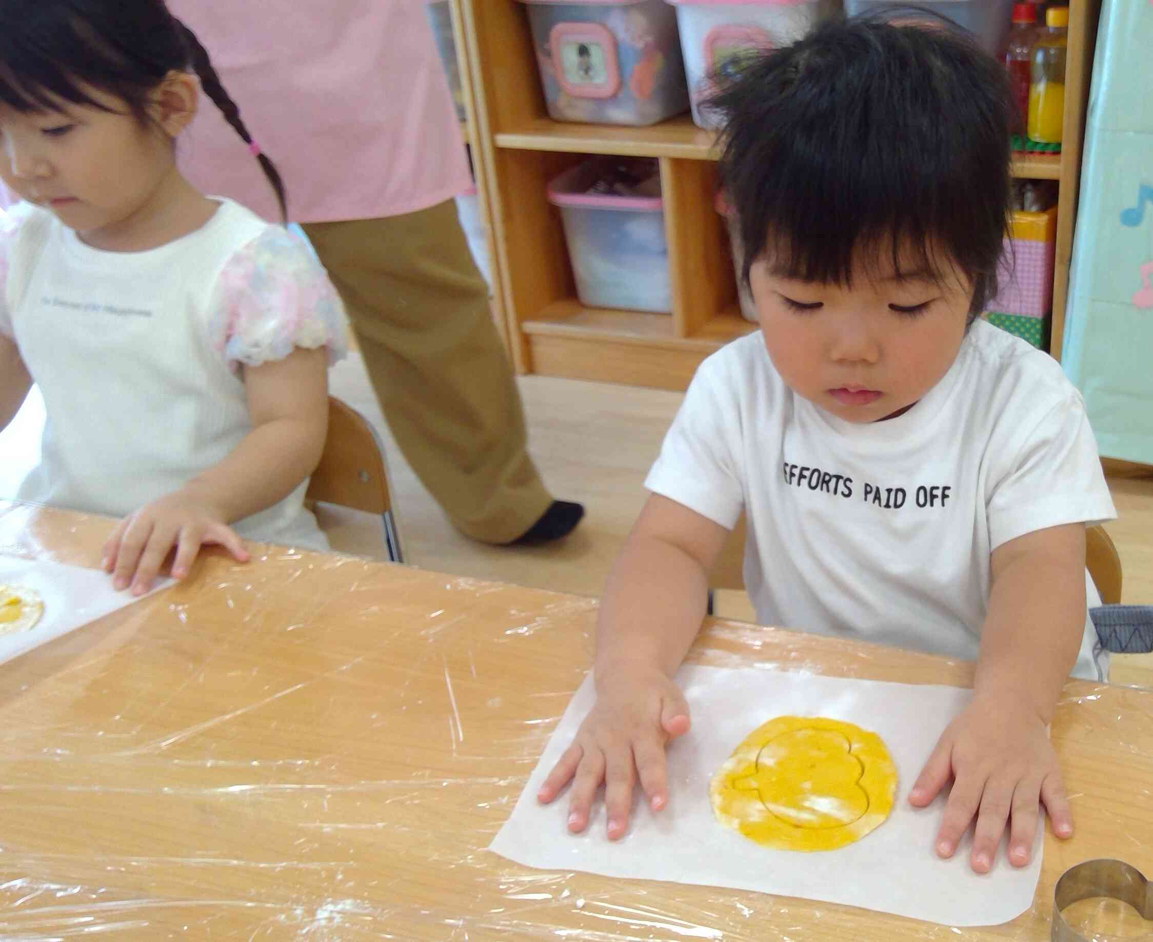 慎重に型抜きしたね