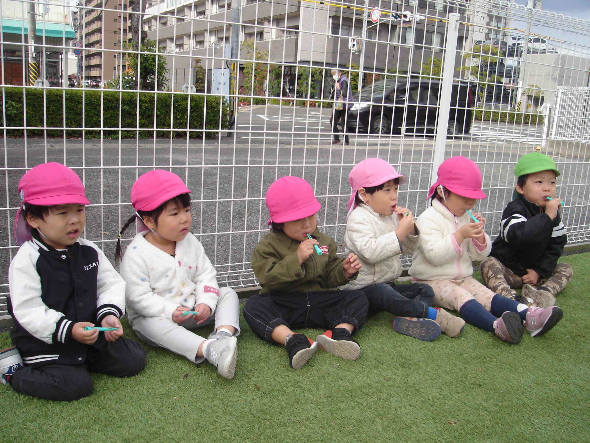 ２歳児クラス　シャボン玉遊び