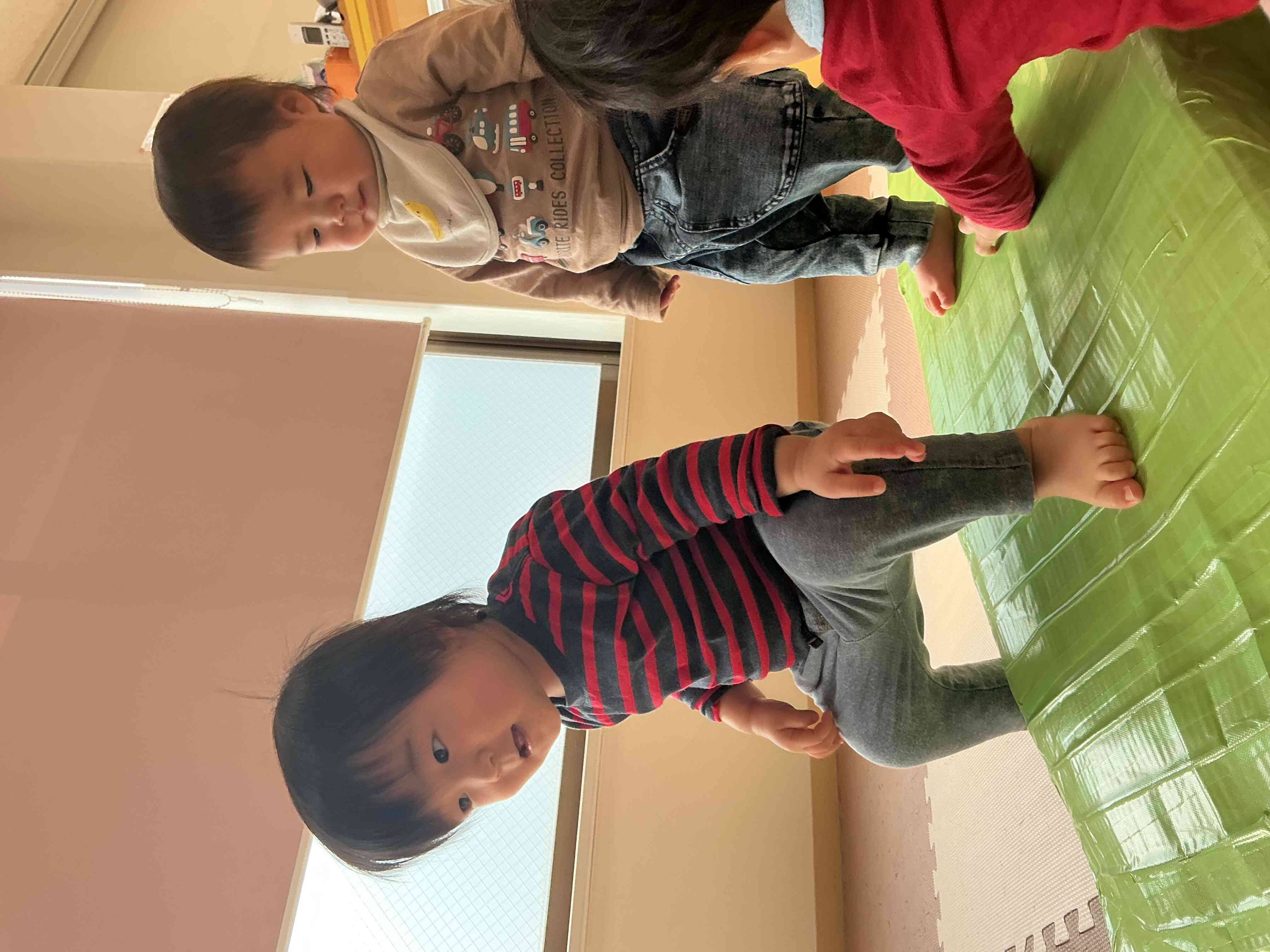 坂道だって挑戦するよ。順番を守ってえらいね