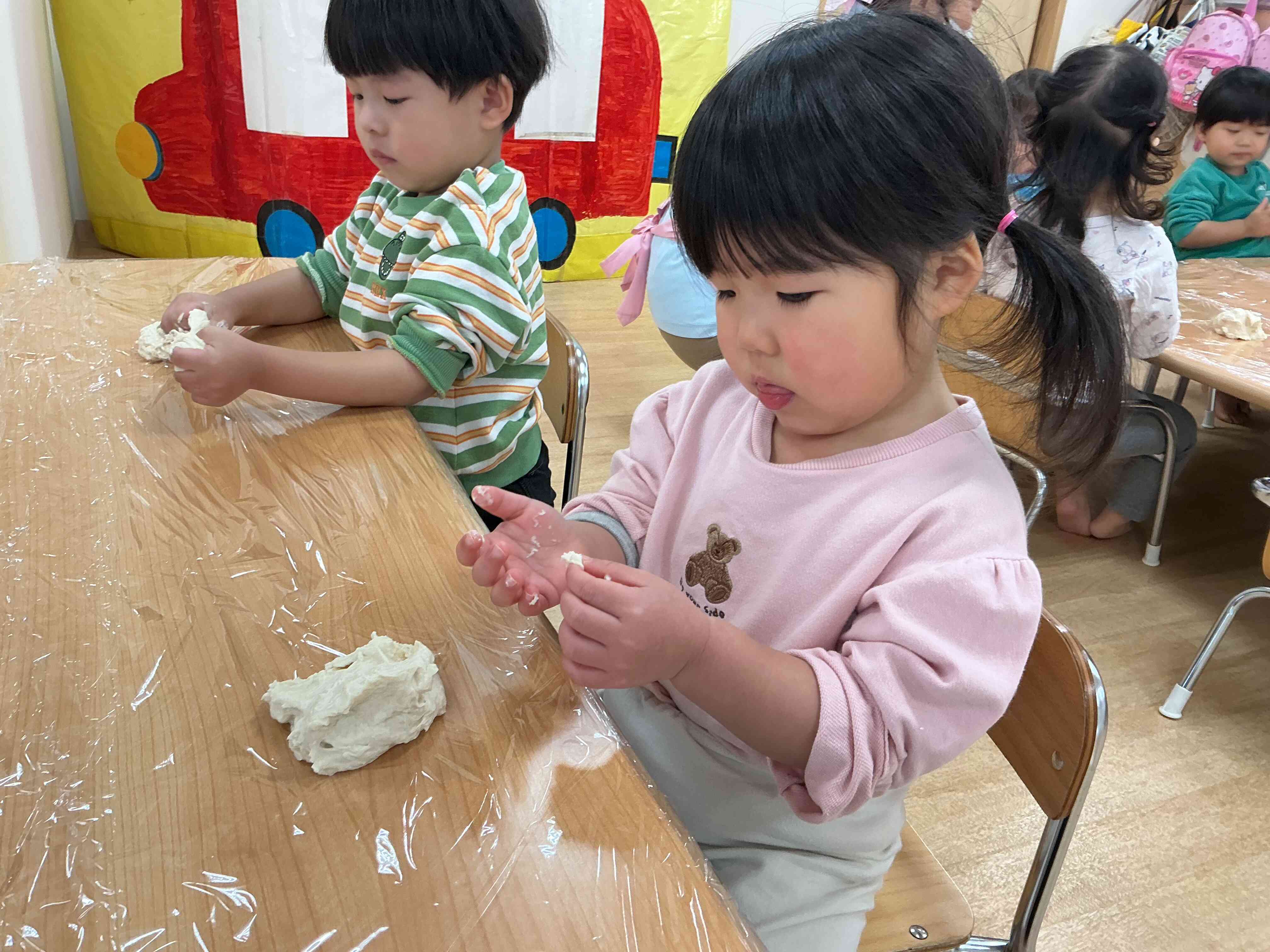 よ〜し。次はお団子作り