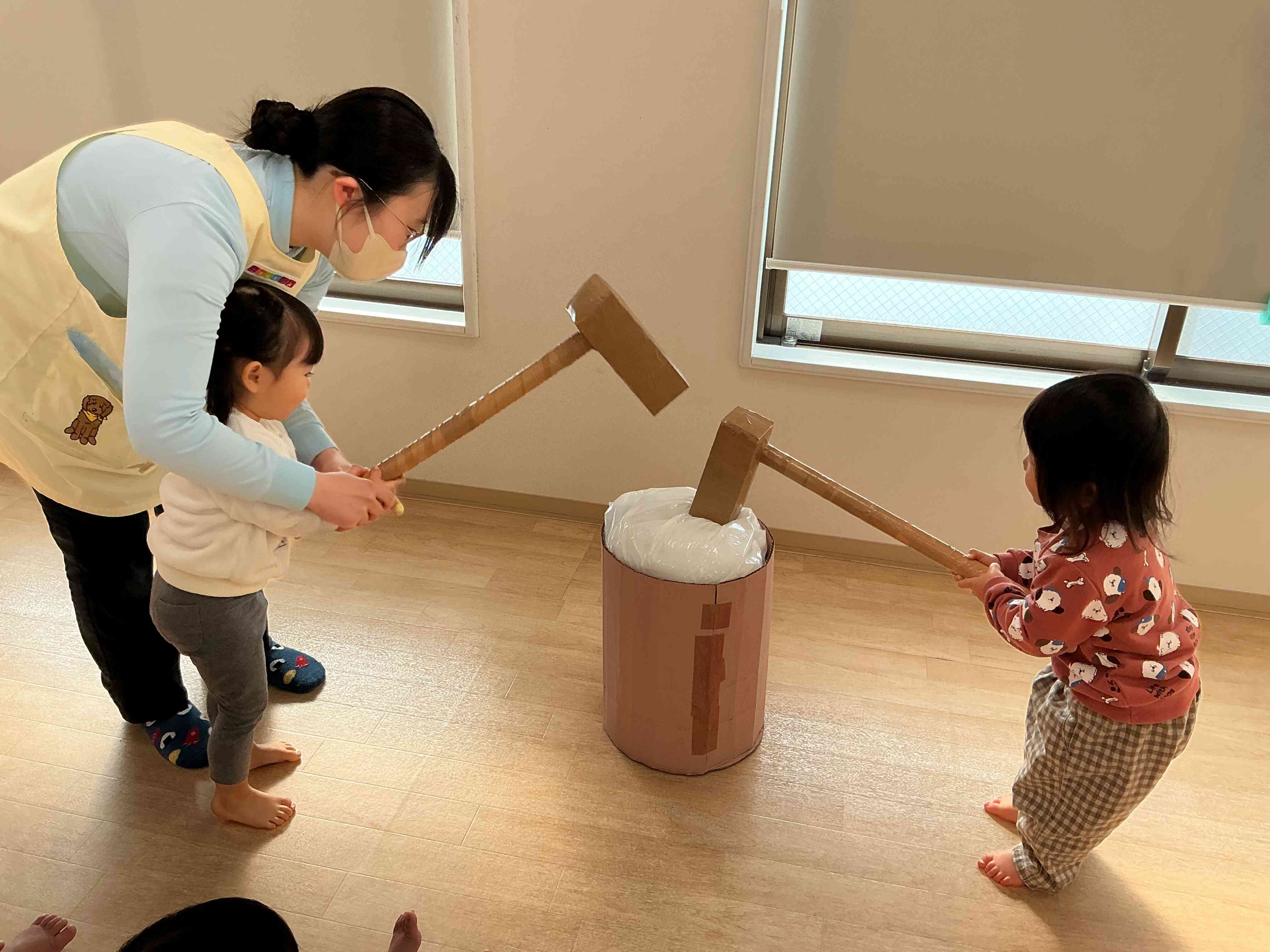 こちらは餅つきコーナー