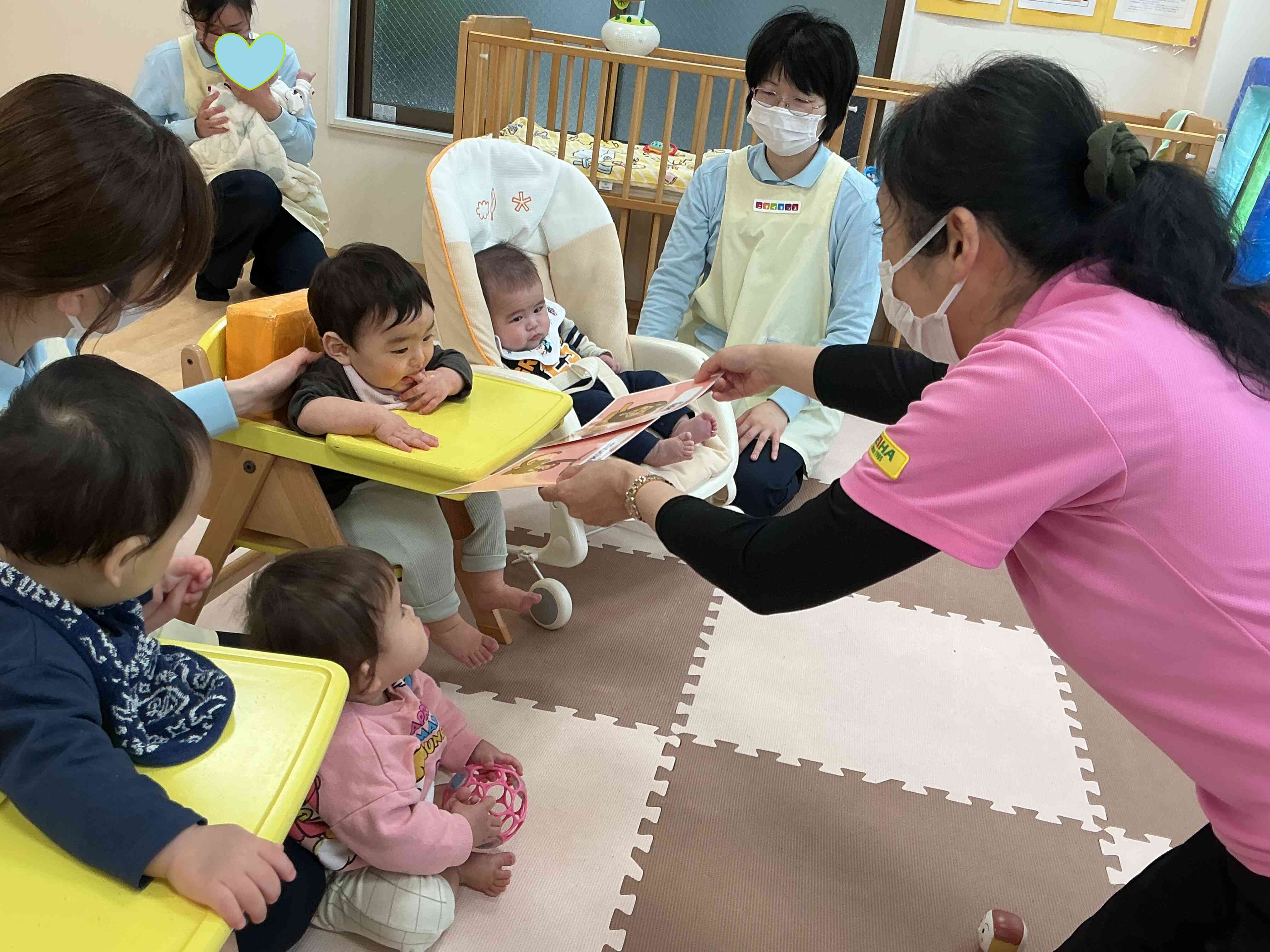どっちにタッチするかな？