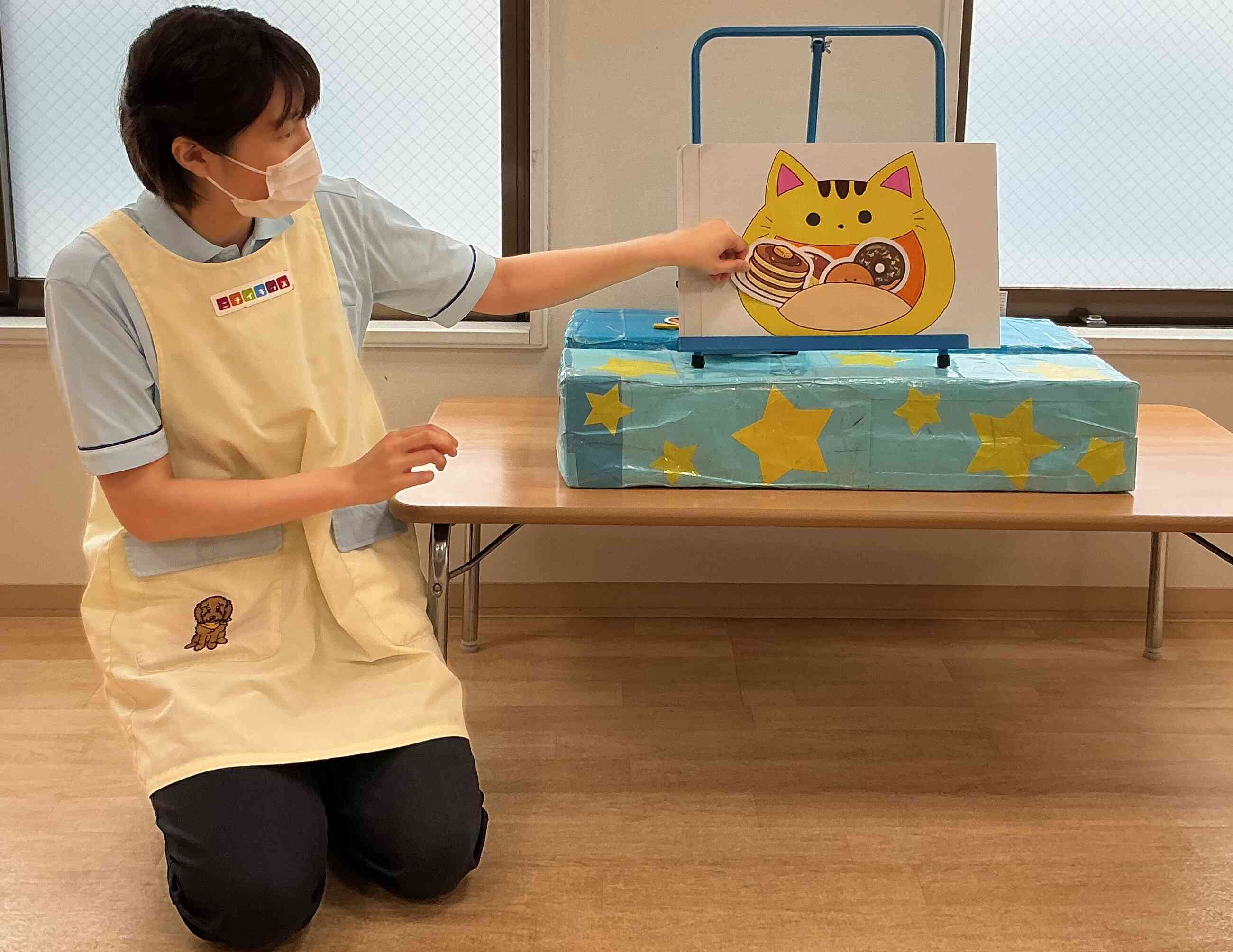 甘ーいお菓子をたくさん食べたら虫歯になってしまった猫ちゃん。