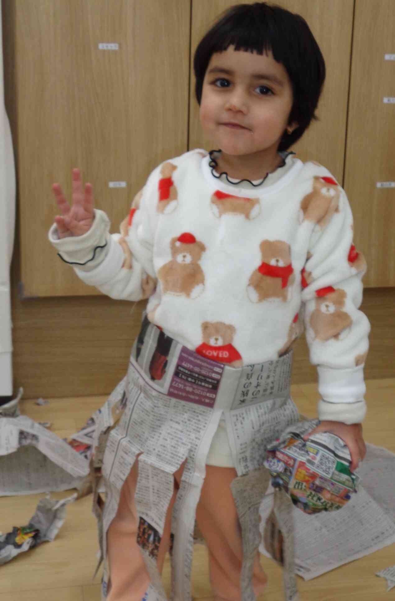 新聞紙遊びをしたよ☆