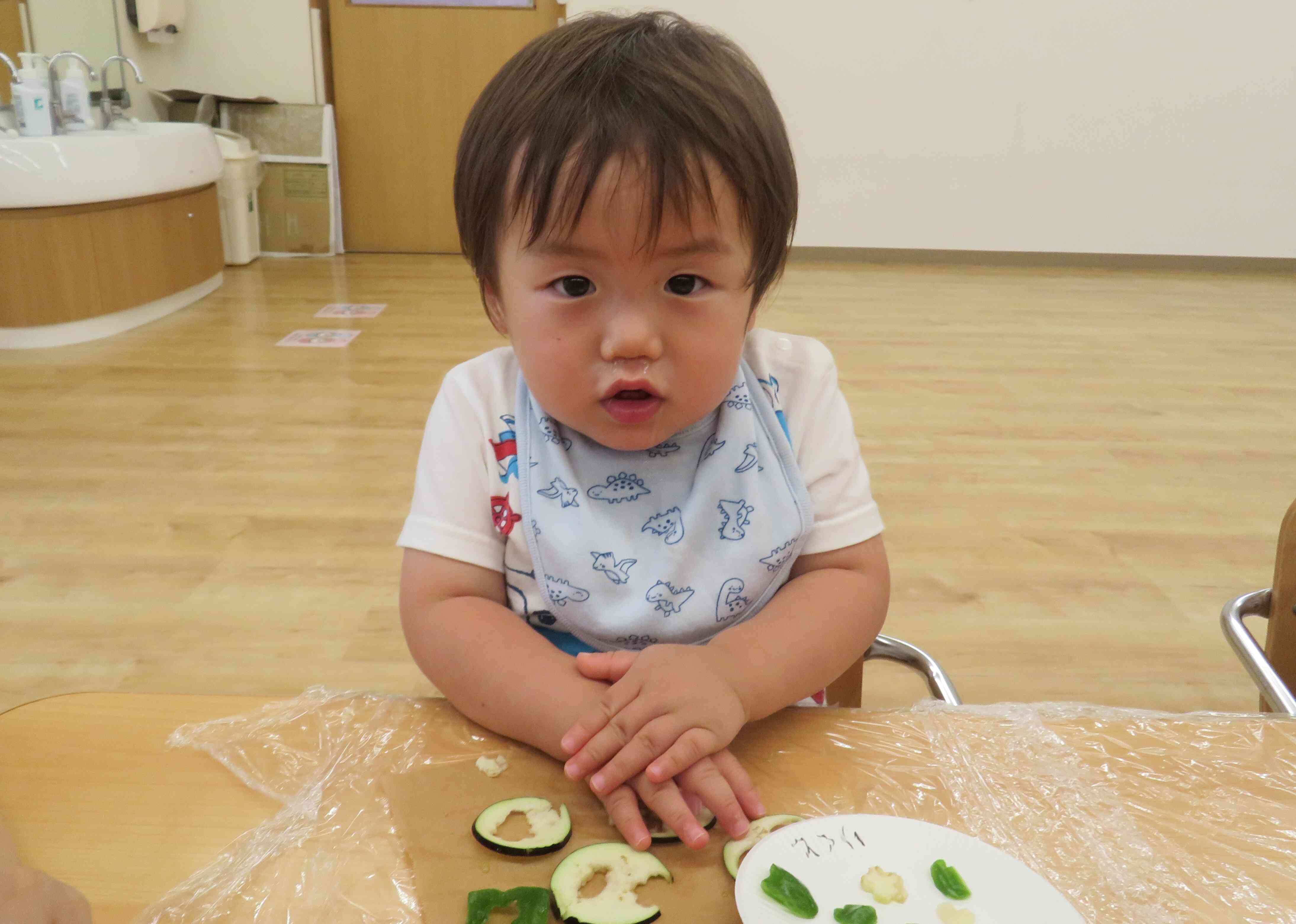 型抜き野菜でカラフルピザ☆彡