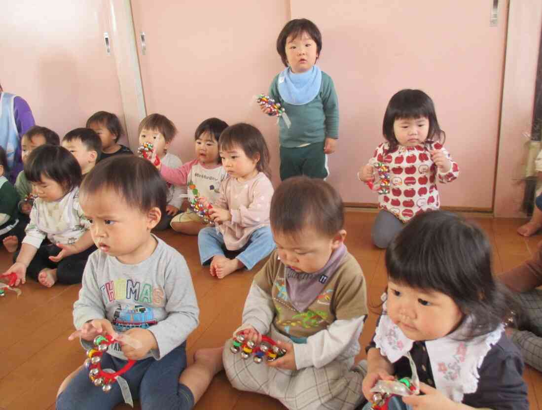 すみれ組の様子（1歳児）