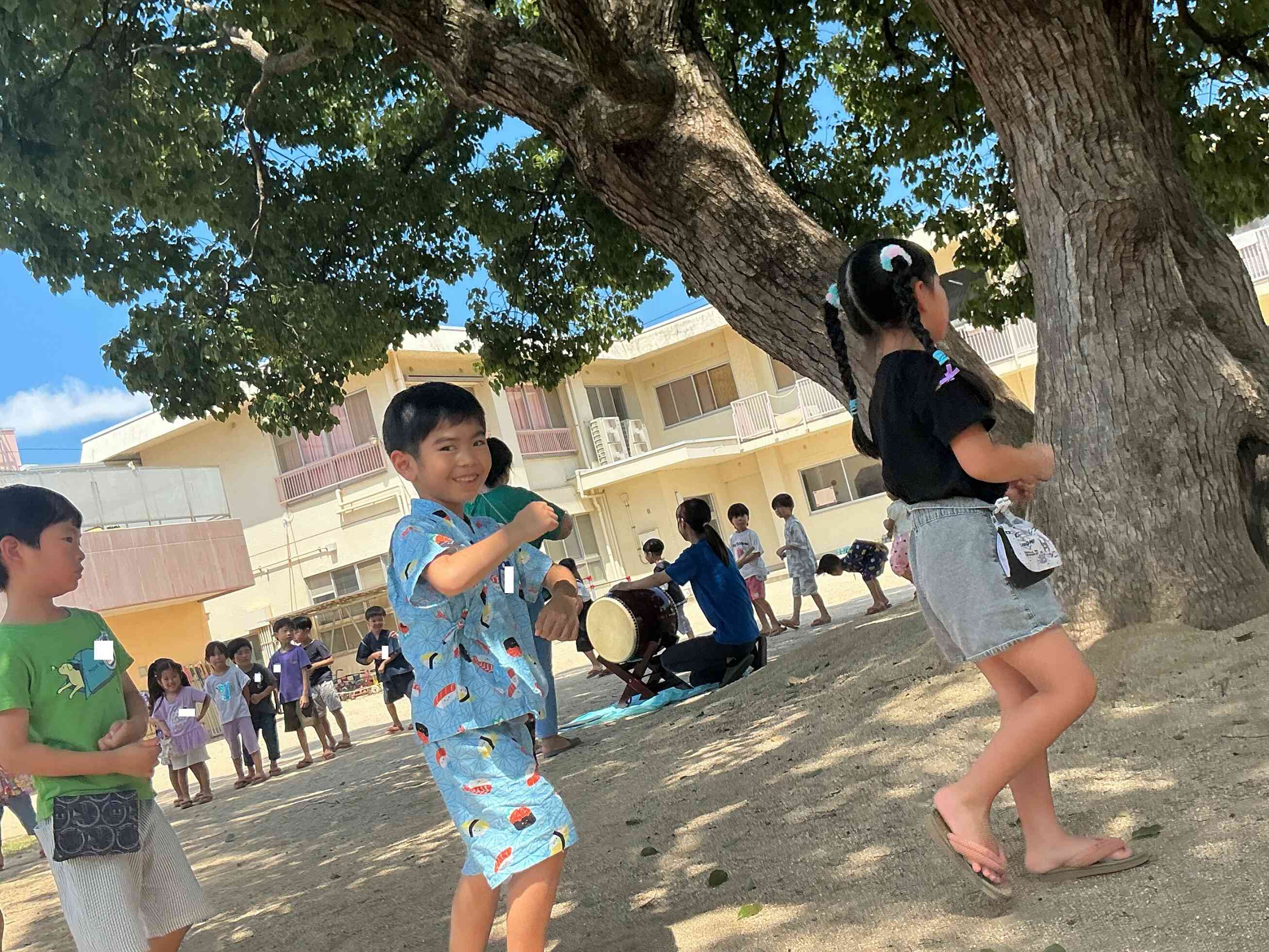 みんなで踊ると楽しいね♪