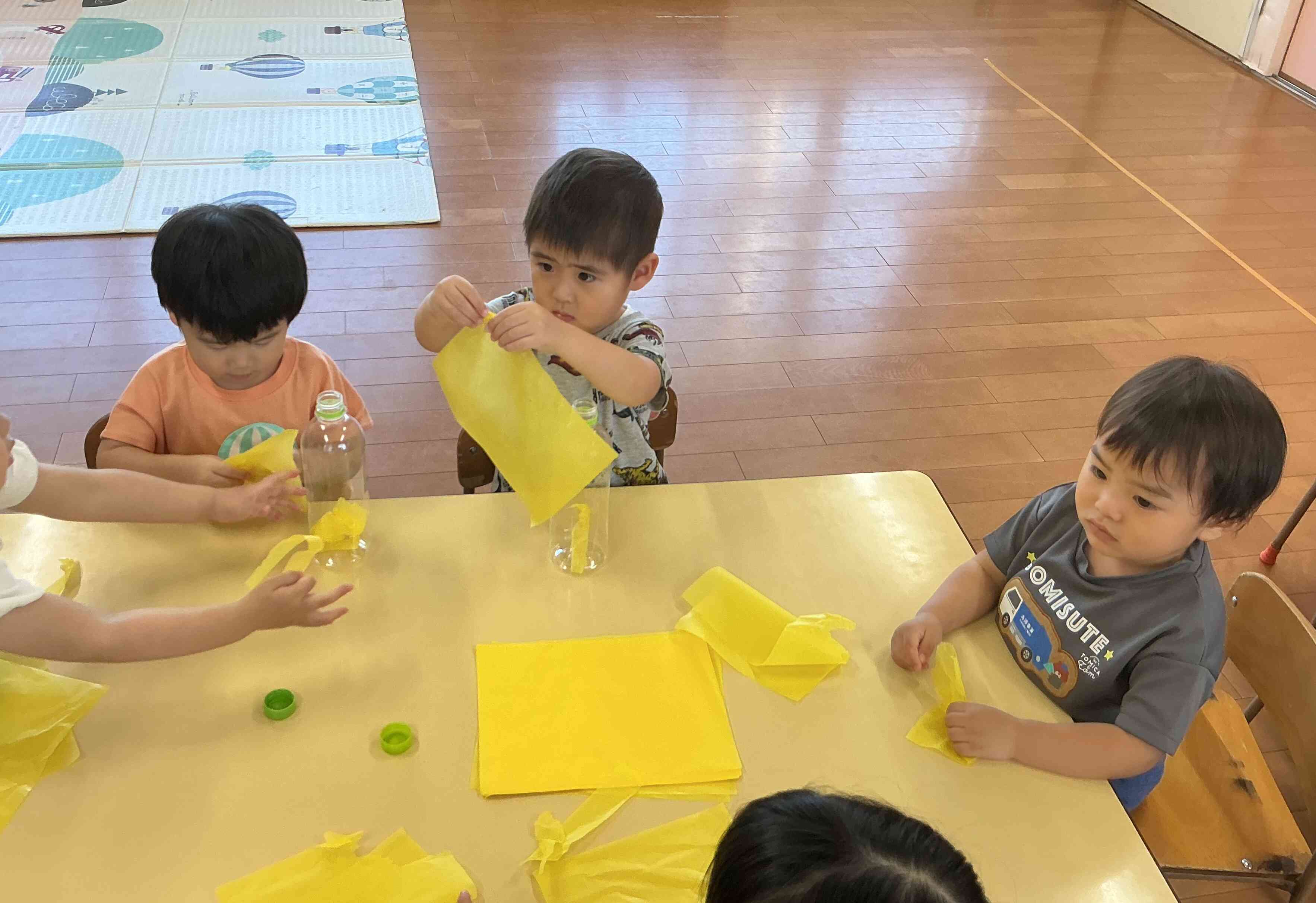 ばら組の活動(2歳児)