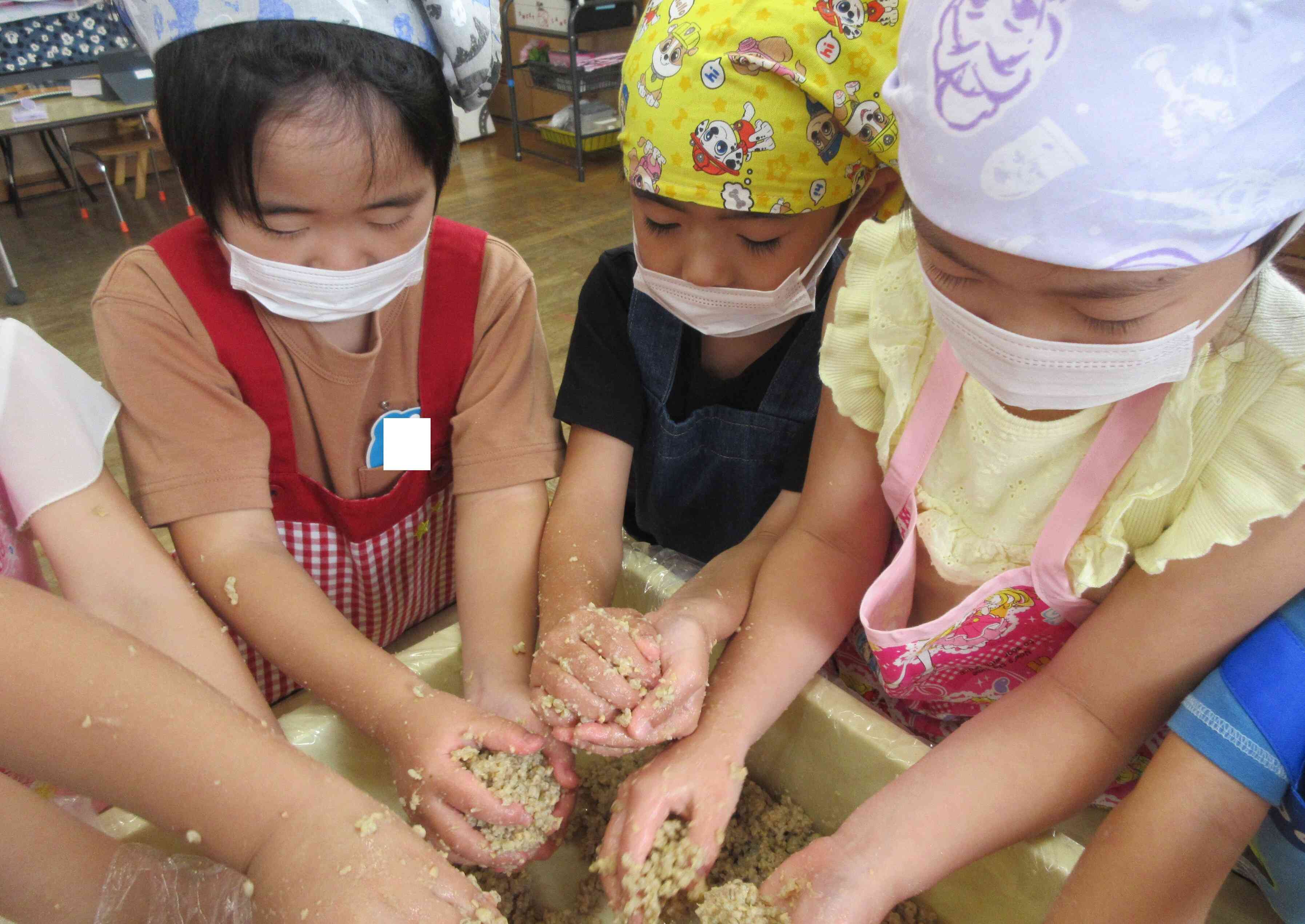 お味噌団子作りに挑戦！