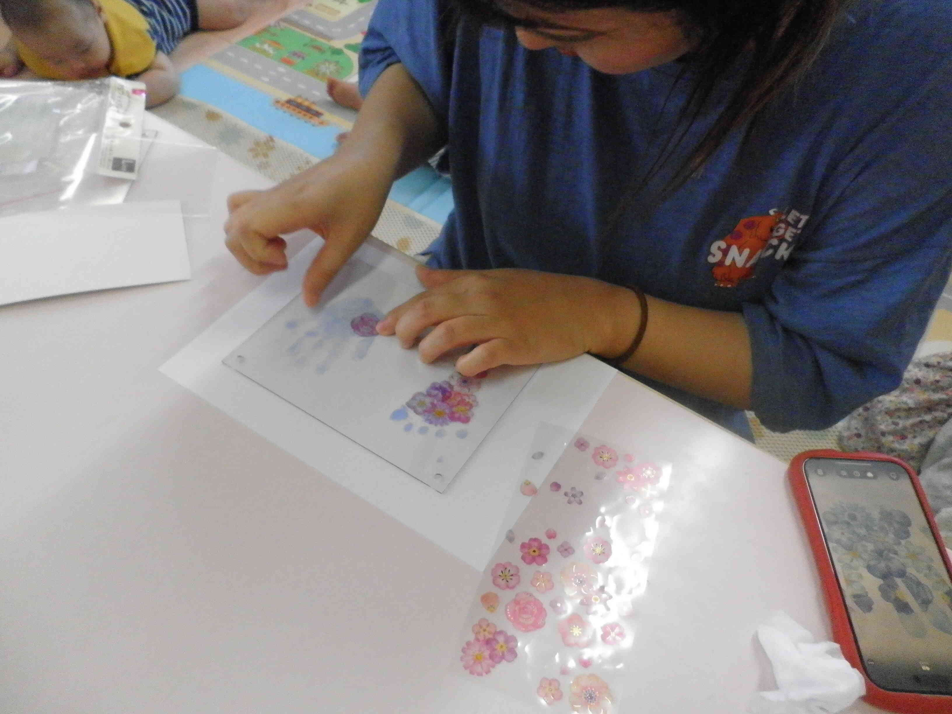 可愛い仕上がりに向けて考えながら作業中です！