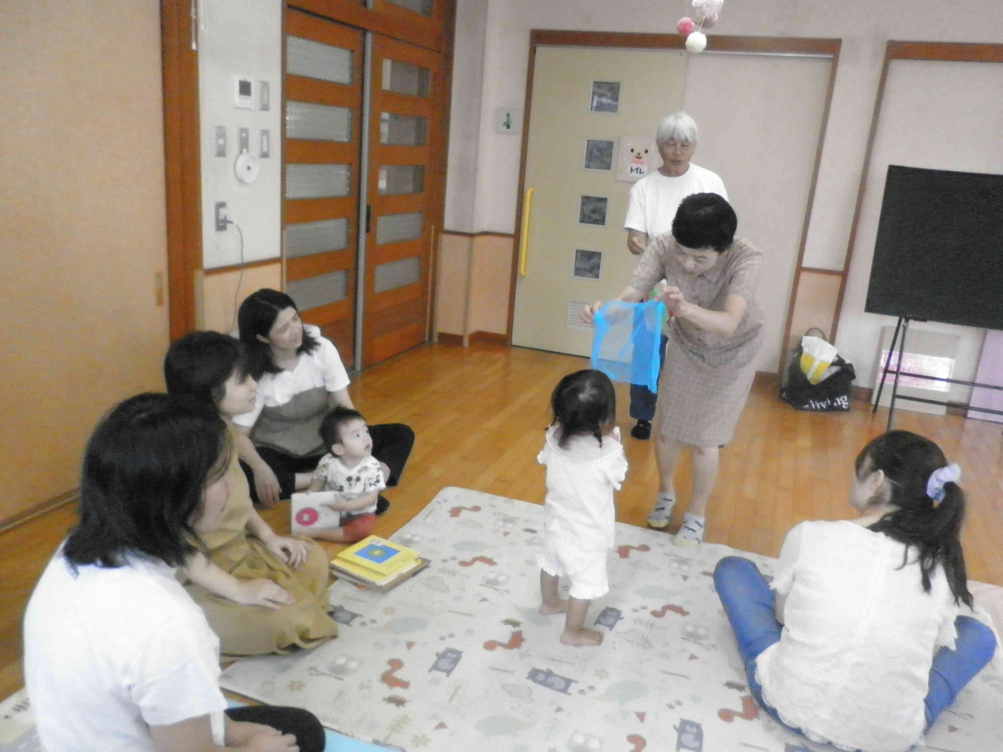 みんなの所におばけが遊びに来たよ！